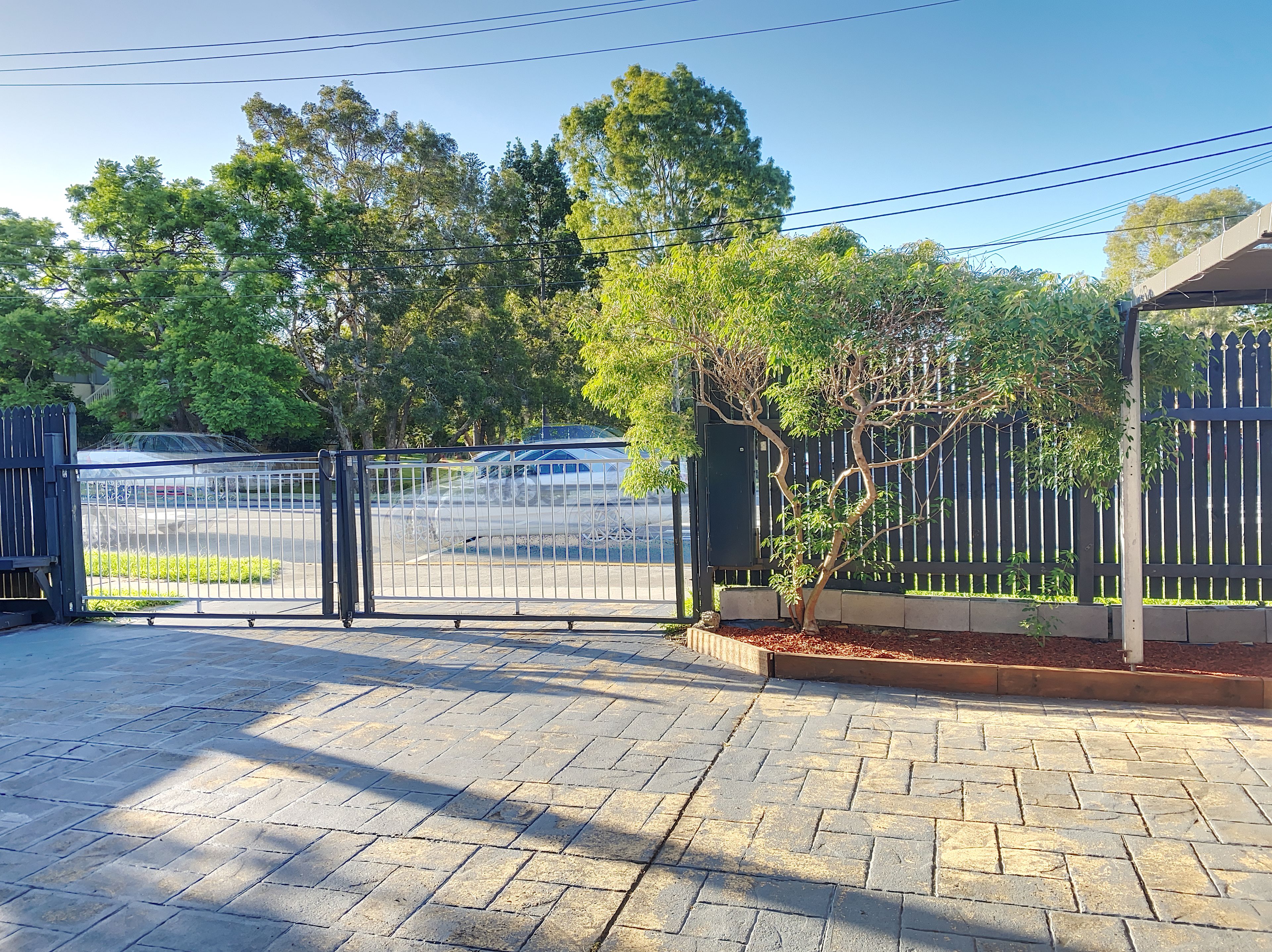 239 Nursery Road, Holland Park, QLD 4121