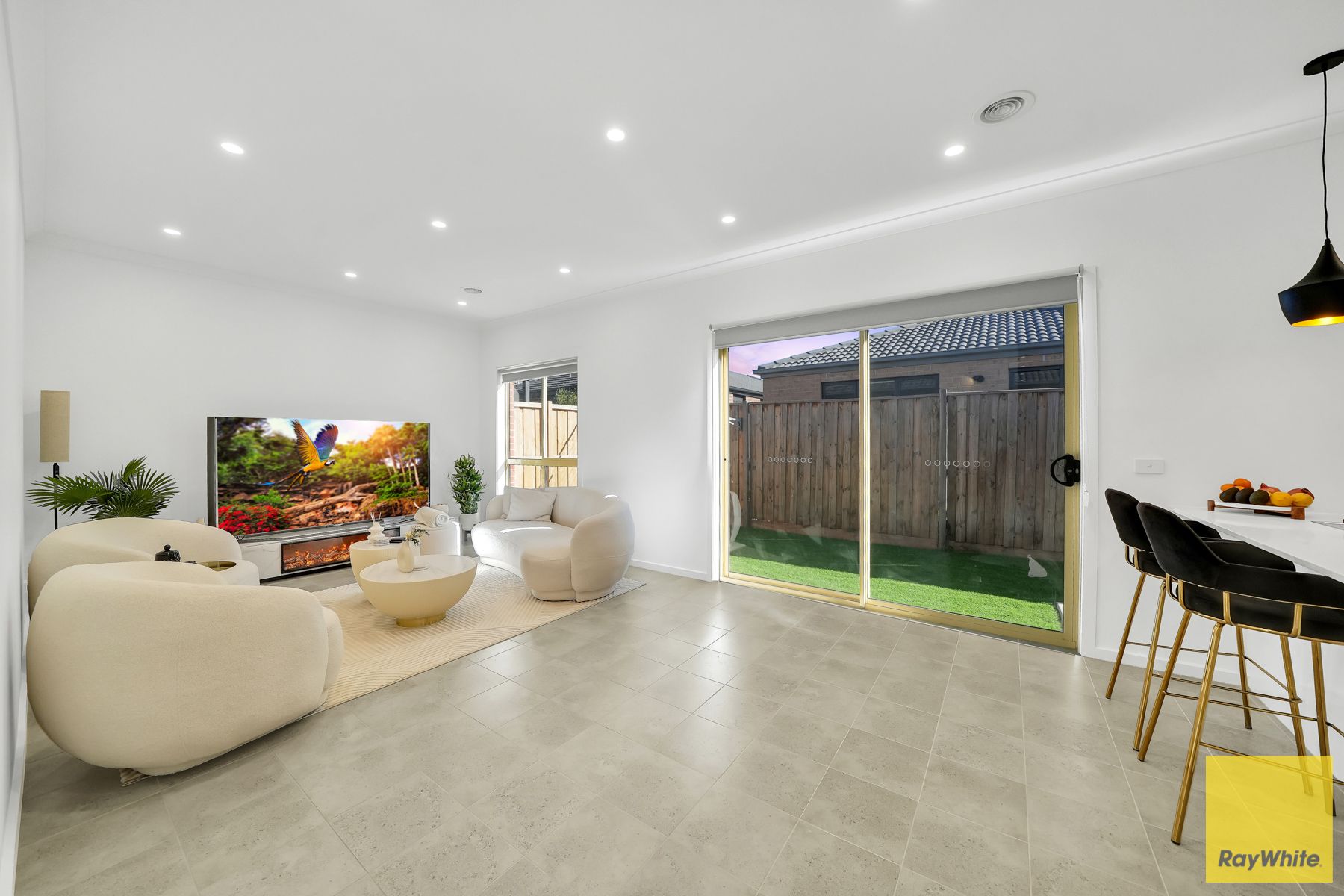 14 Mclean Street, THORNHILL PARK, VIC 3335