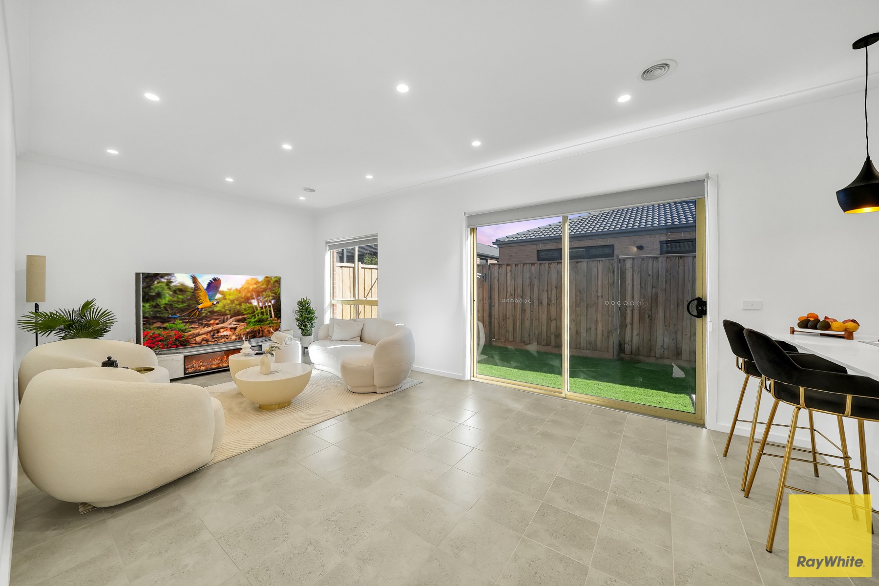 14 Mclean Street, THORNHILL PARK, VIC 3335
