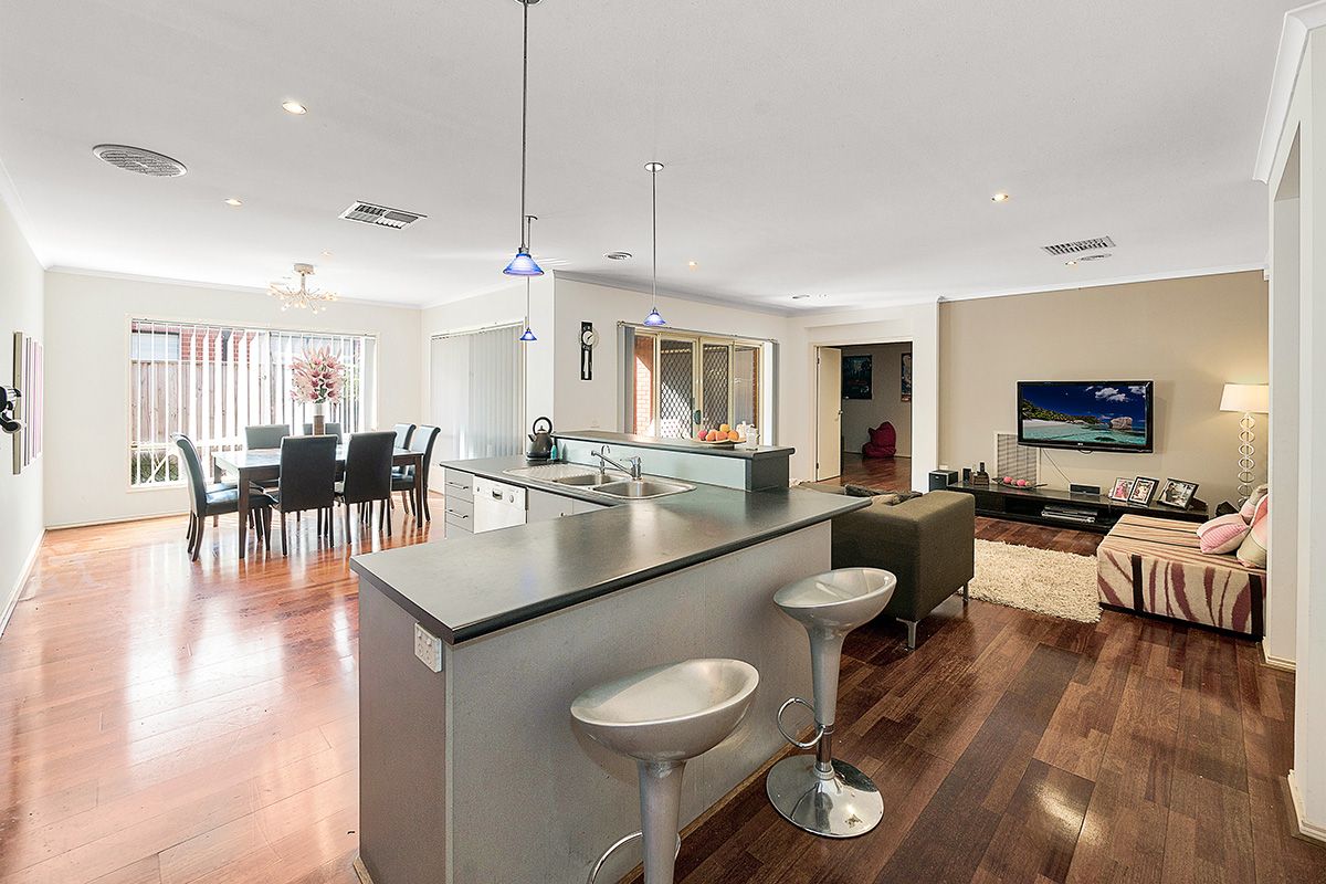 10 Glenbrook Crescent, Lynbrook, VIC 3975