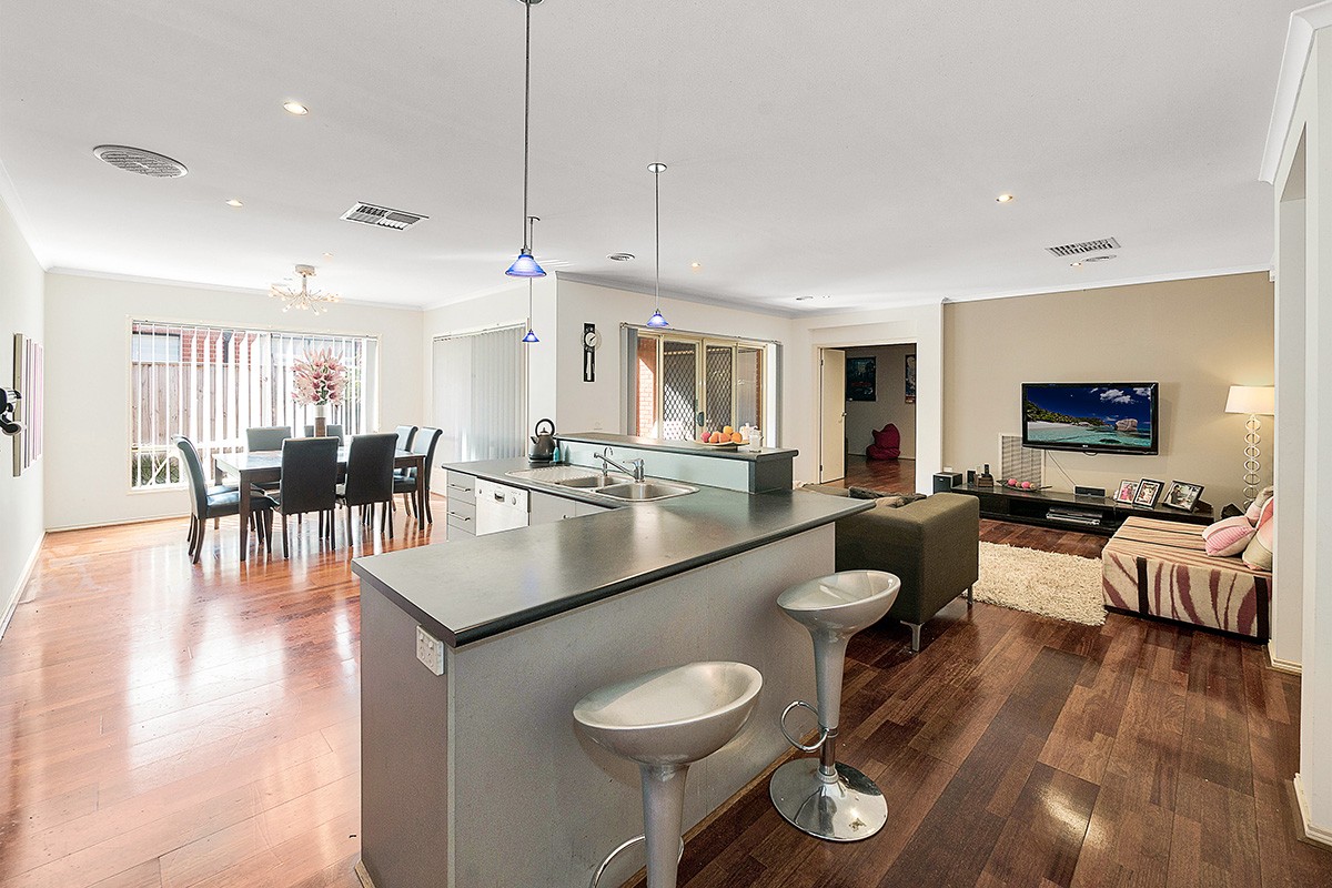 10 Glenbrook Crescent, Lynbrook, VIC 3975