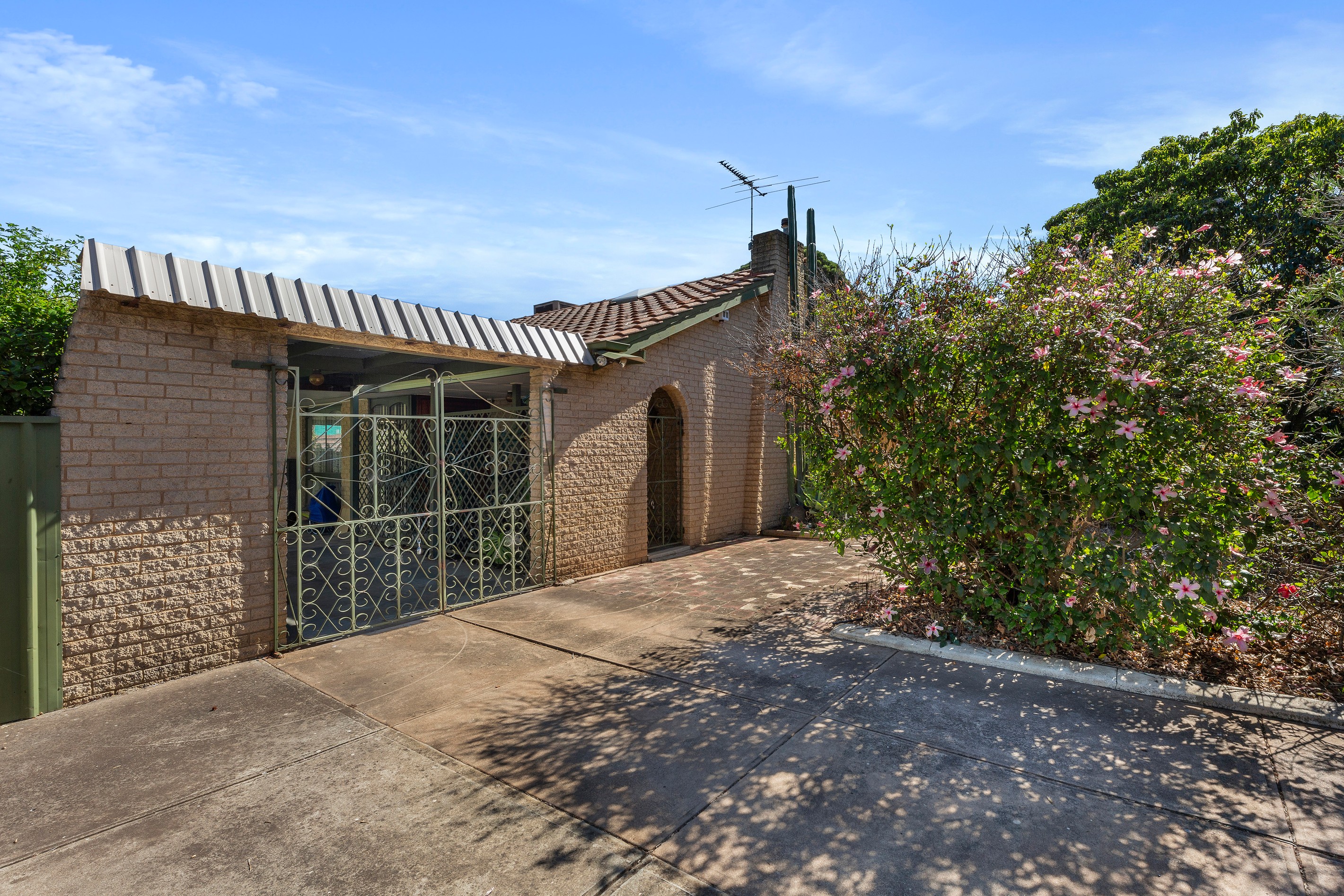 61 Collingbourne Drive, Elizabeth Vale, SA 5112