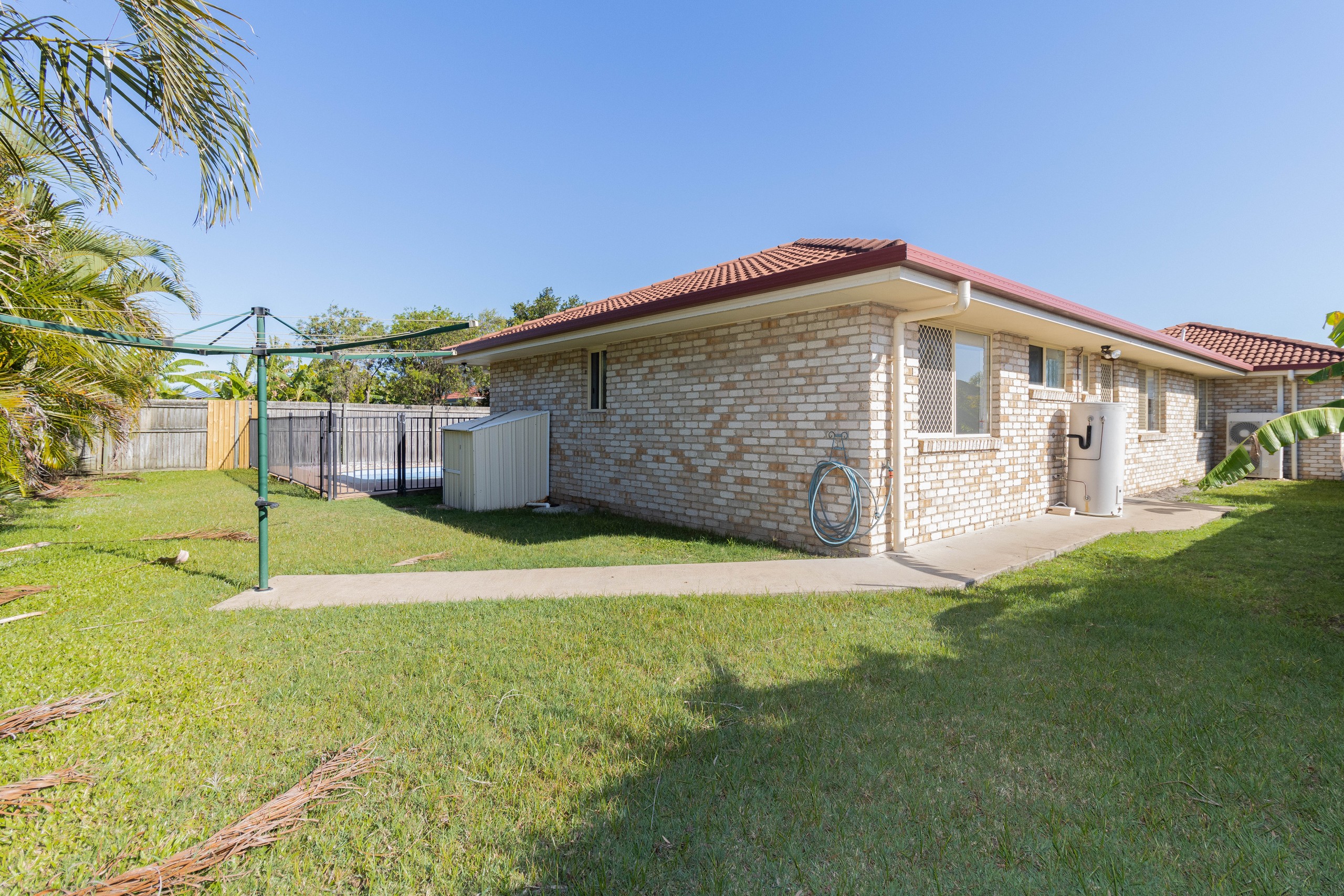 14 Mainsail Court, Point Vernon, QLD 4655