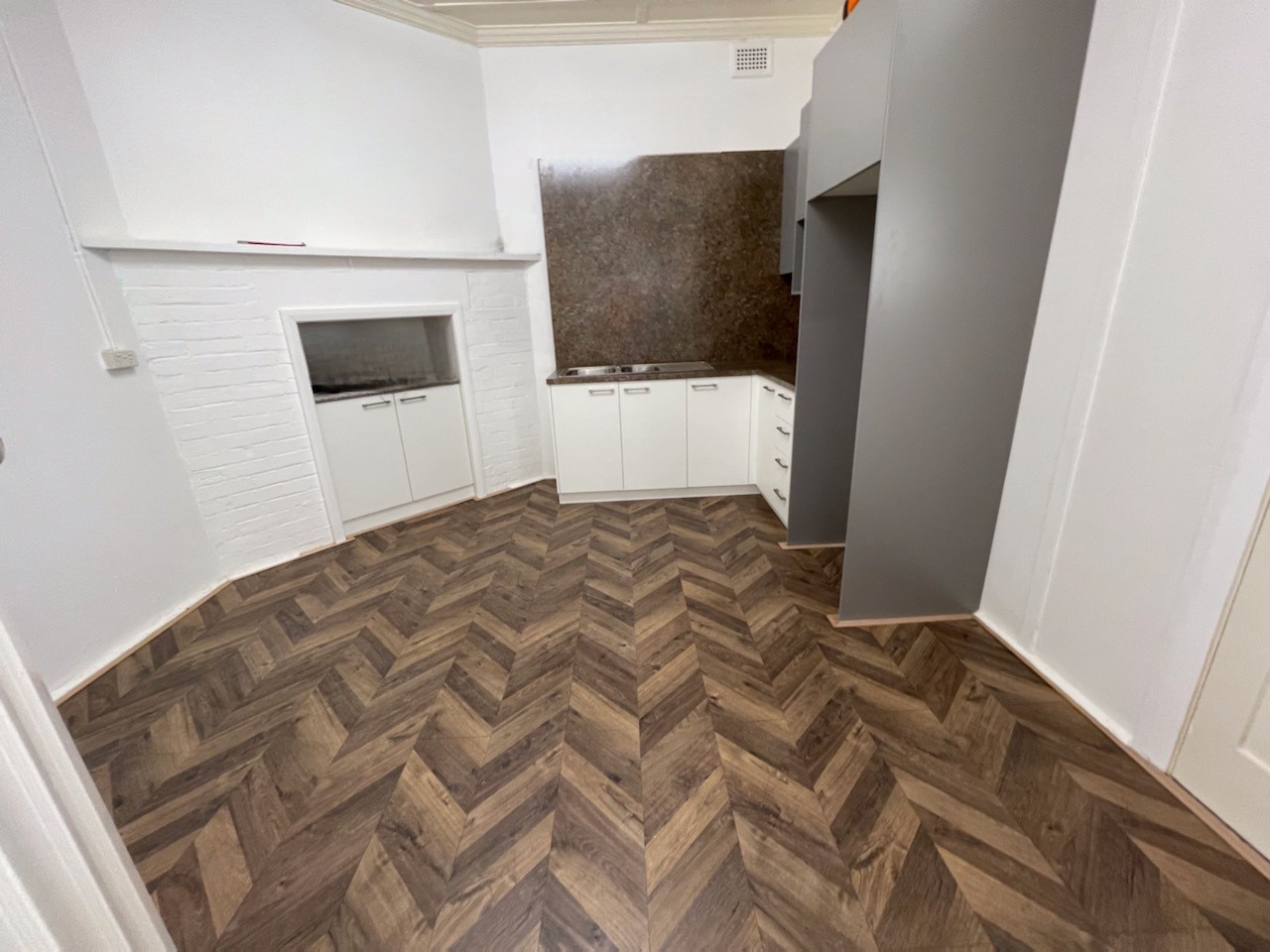 SUITE 1/234 Banna Avenue, Griffith, NSW 2680