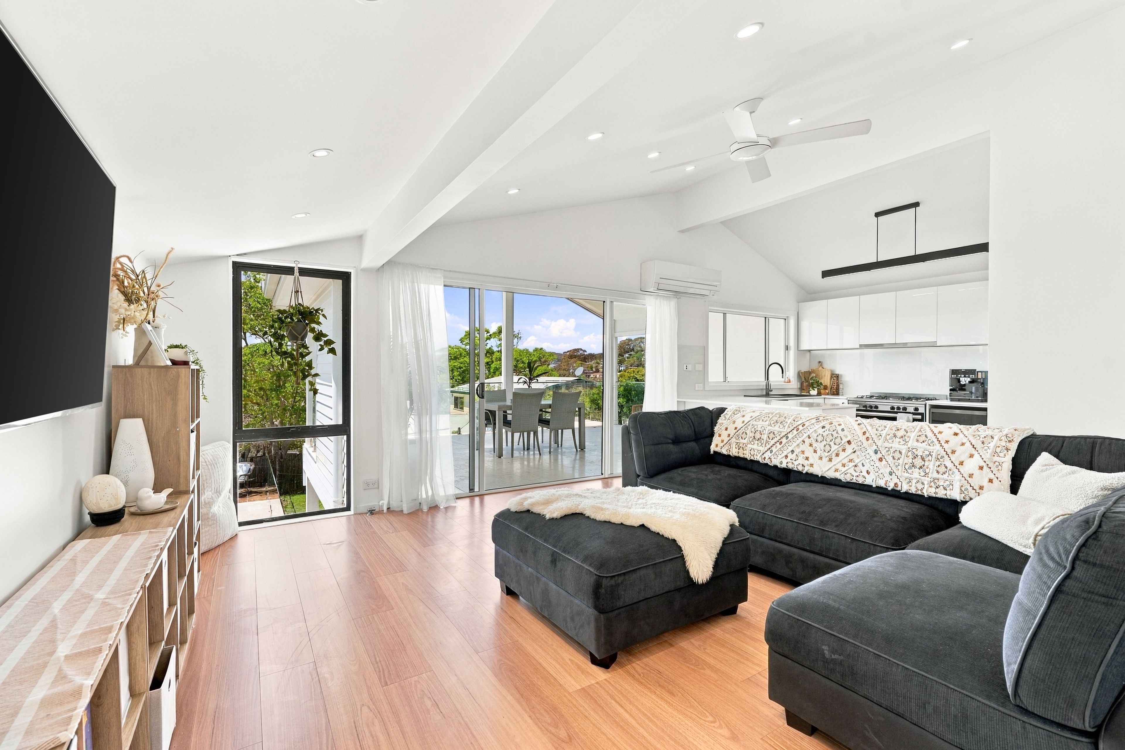 62 Promenade Avenue — photo 3 of 18
