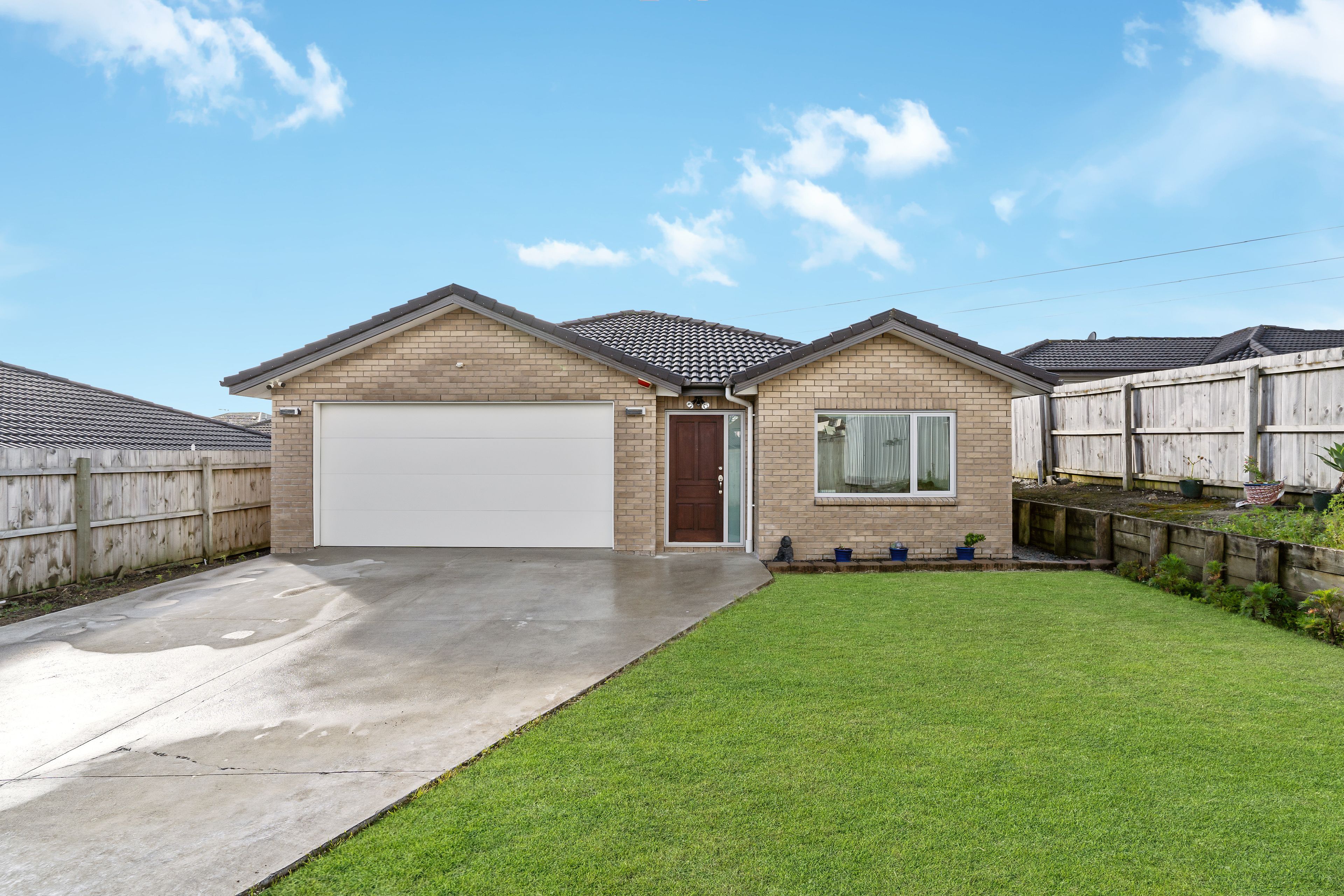 6 John Broad Place, Flat Bush, Manukau City