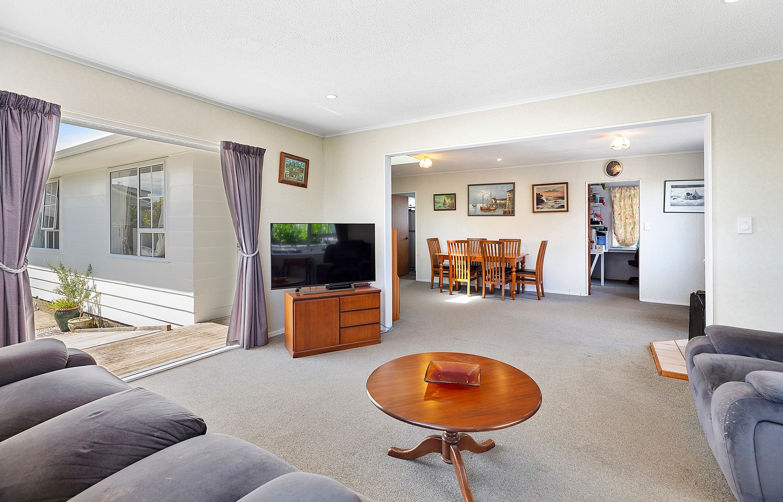 165 Mark Avenue, Grenada Village, Wellington City