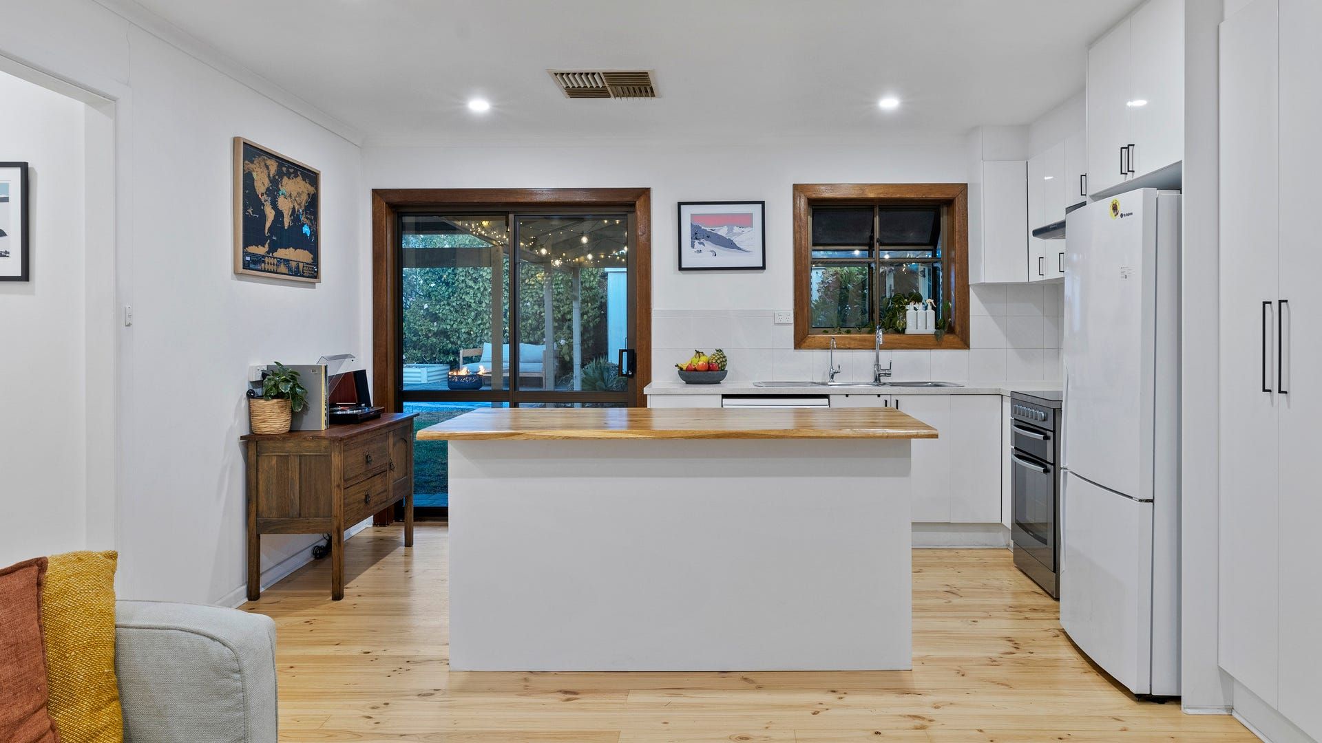 6 Naomi Avenue — photo 9 of 20