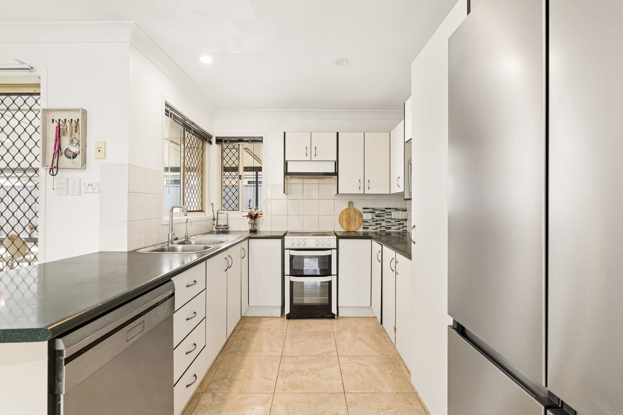 9 Ainslie Street — photo 6 of 22