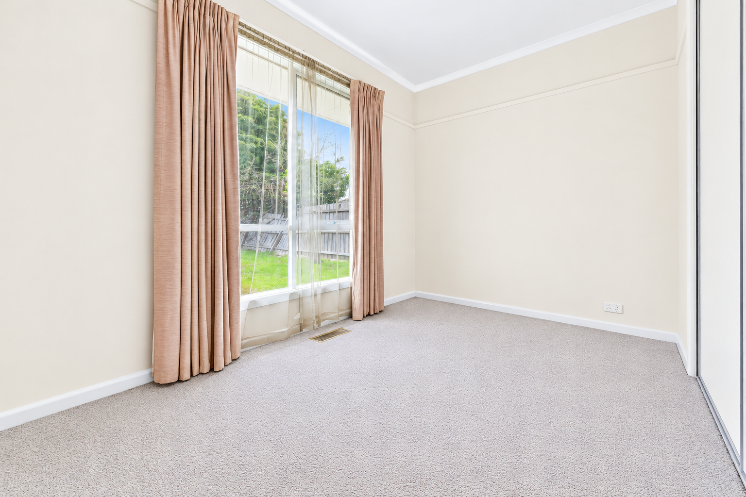 37 Studley Street — photo 15 of 20