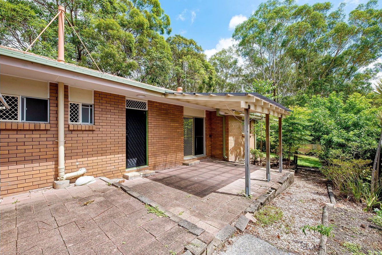 67 Ridgeway Avenue, Southport, QLD 4215