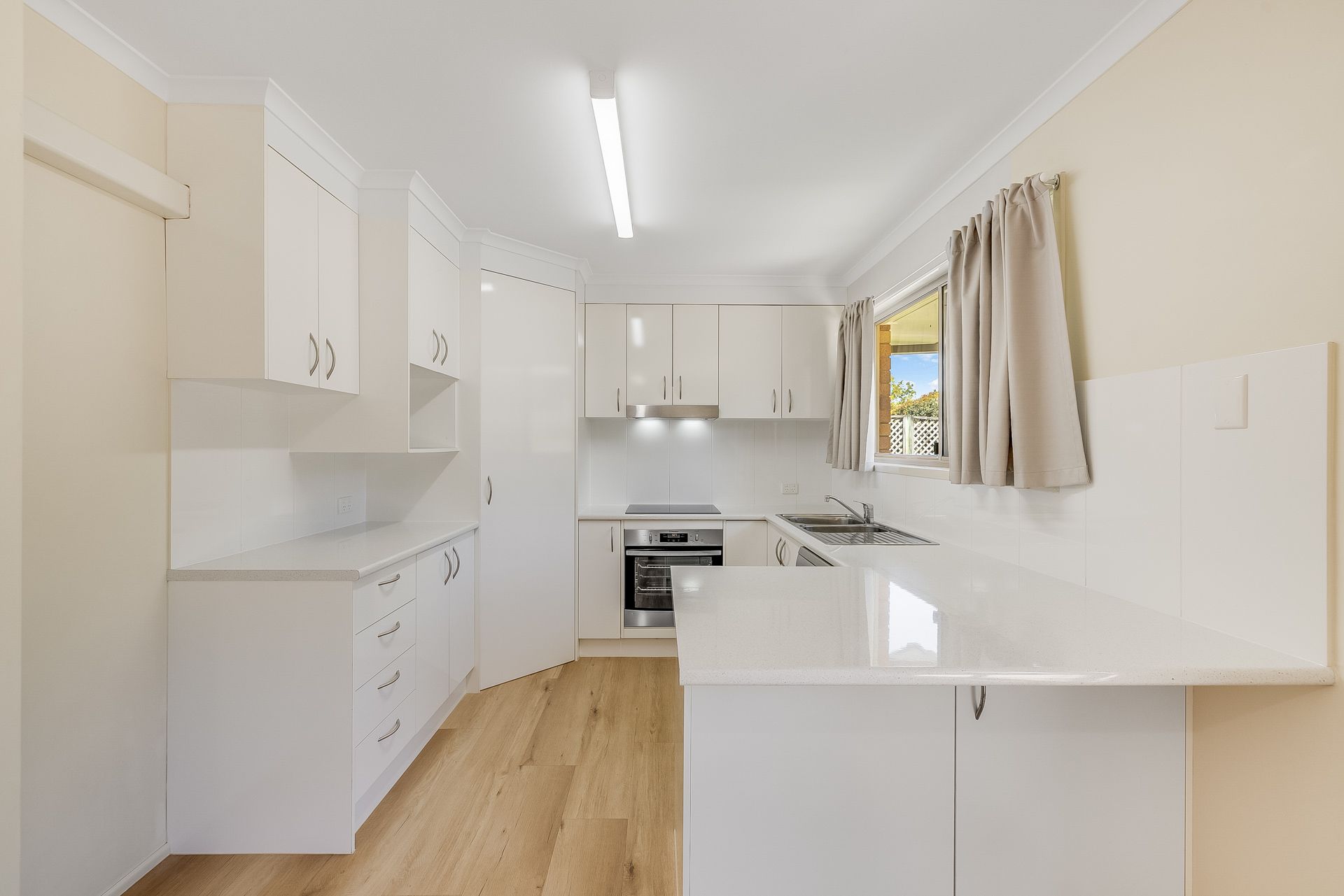 2/101 Goonawarra Drive — photo 4 of 17
