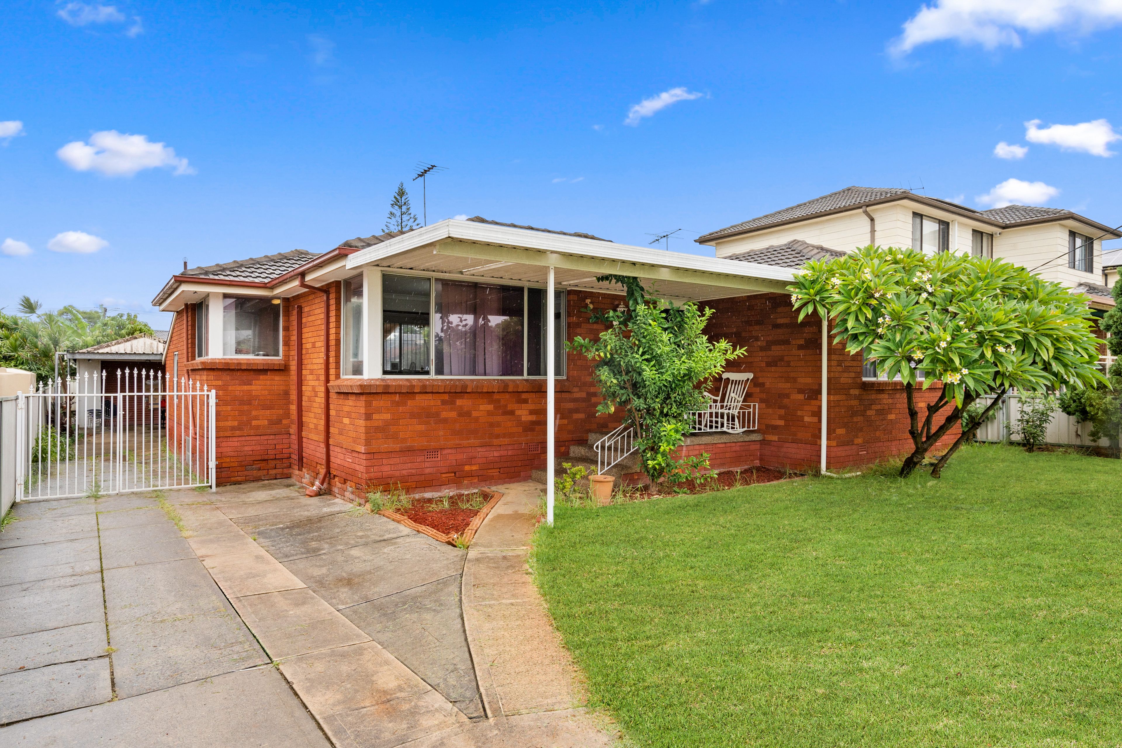 16 Hamersley Street, Fairfield West NSW 2165
