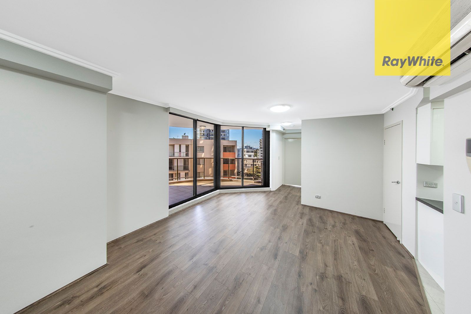 144/13-15 Hassall Street — photo 5 of 10