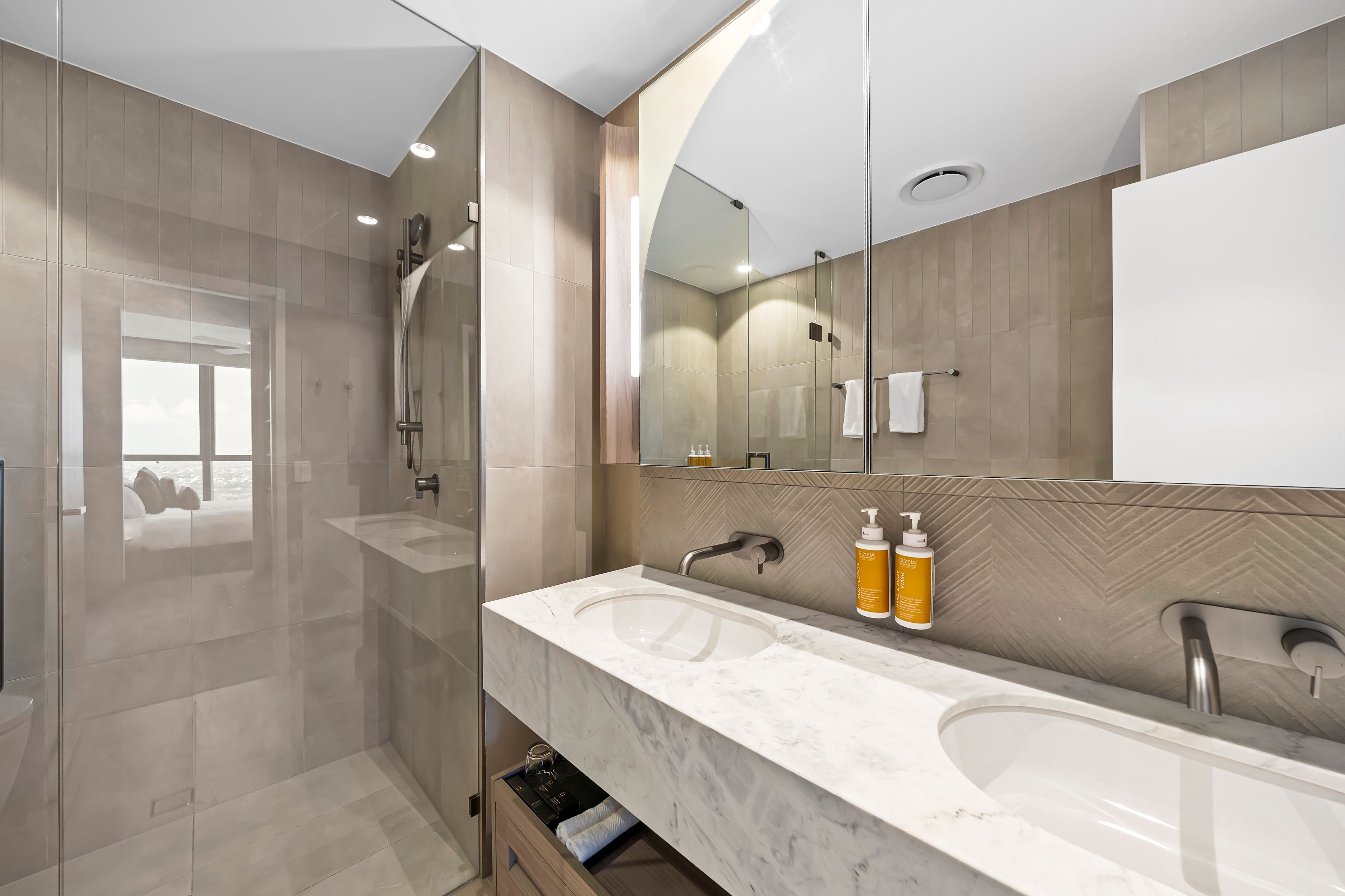 5709/8 Margaret Street — photo 8 of 26