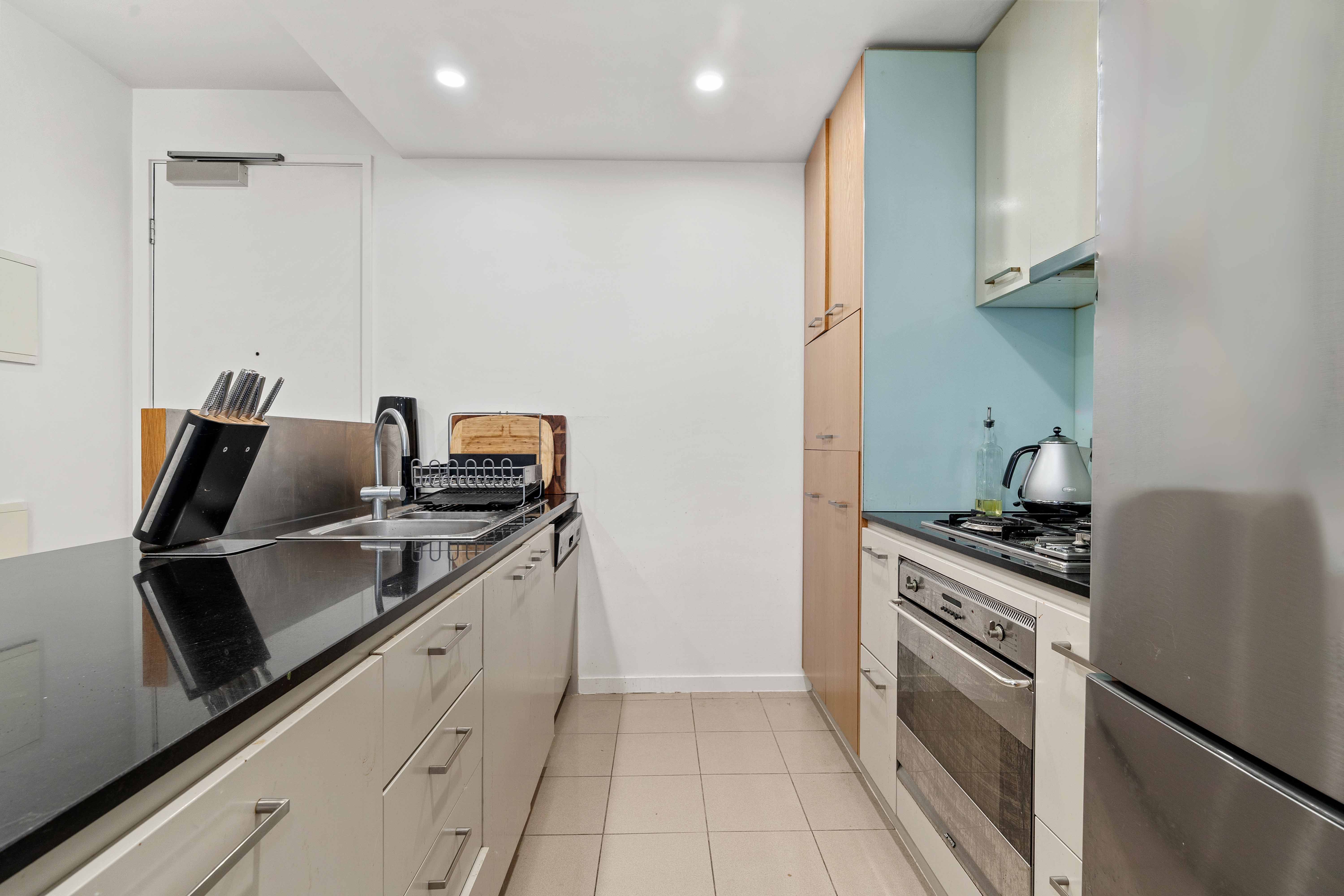 2006/15 Caravel Lane, Docklands, VIC 3008