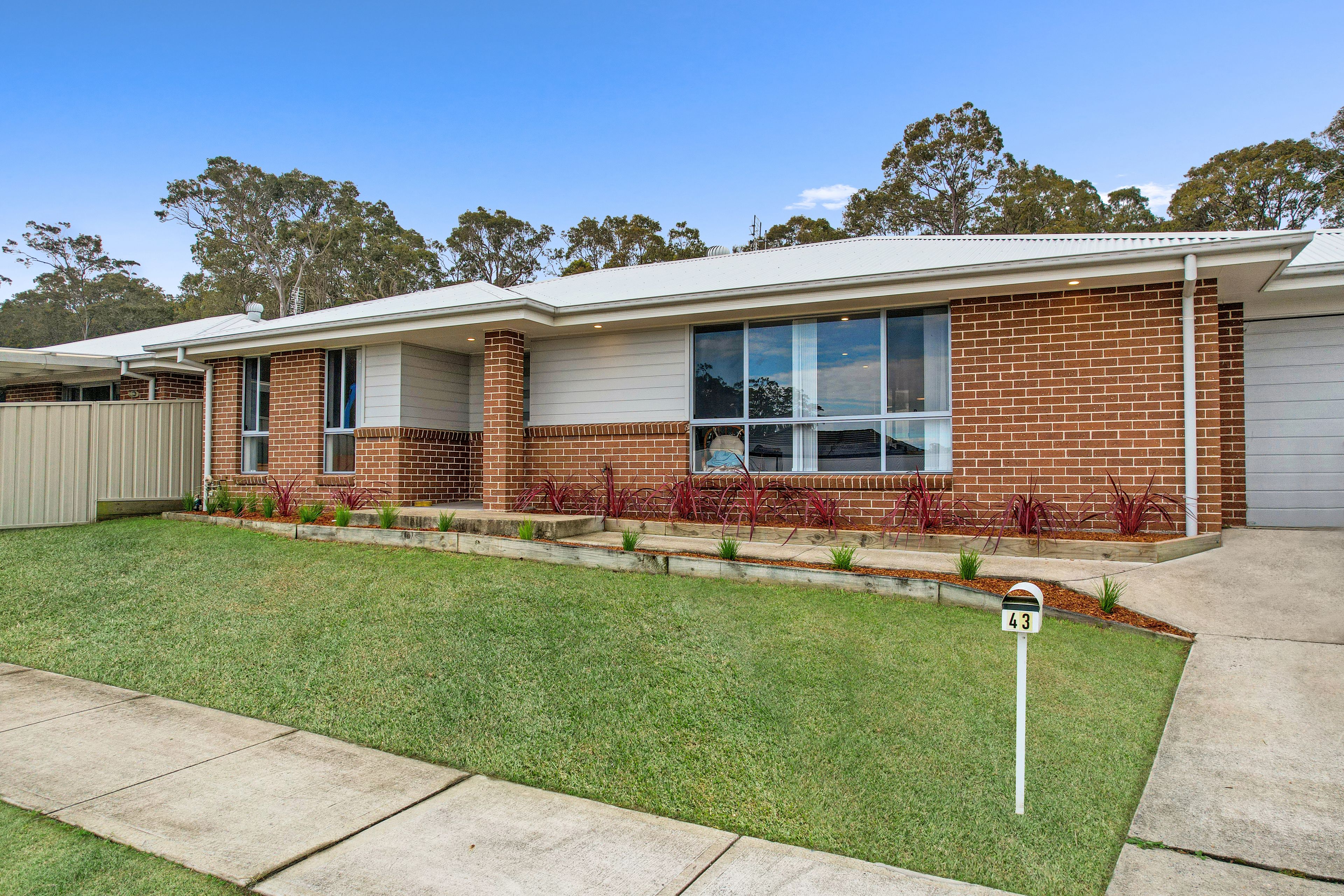 43 Figtree Boulevard, Wadalba NSW 2259
