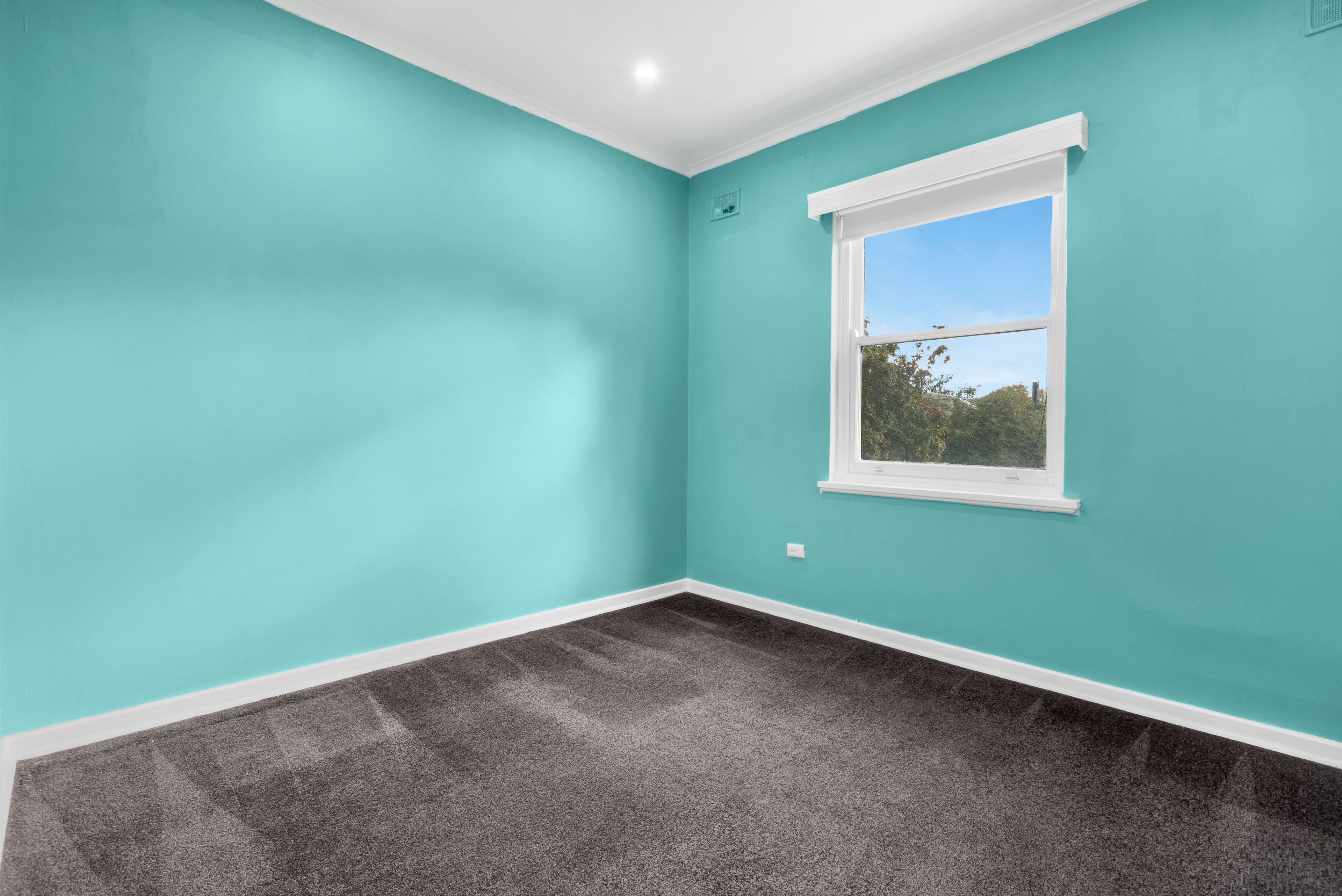 128 Woodford Road — photo 14 of 23