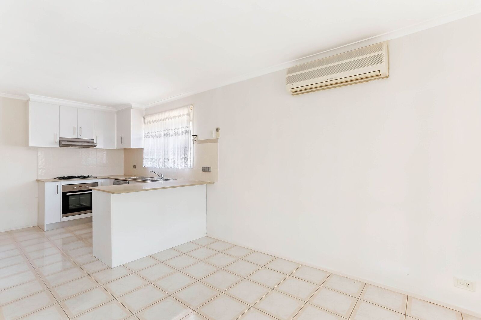 2/11 Thistle Court, Meadow Heights, VIC 3048