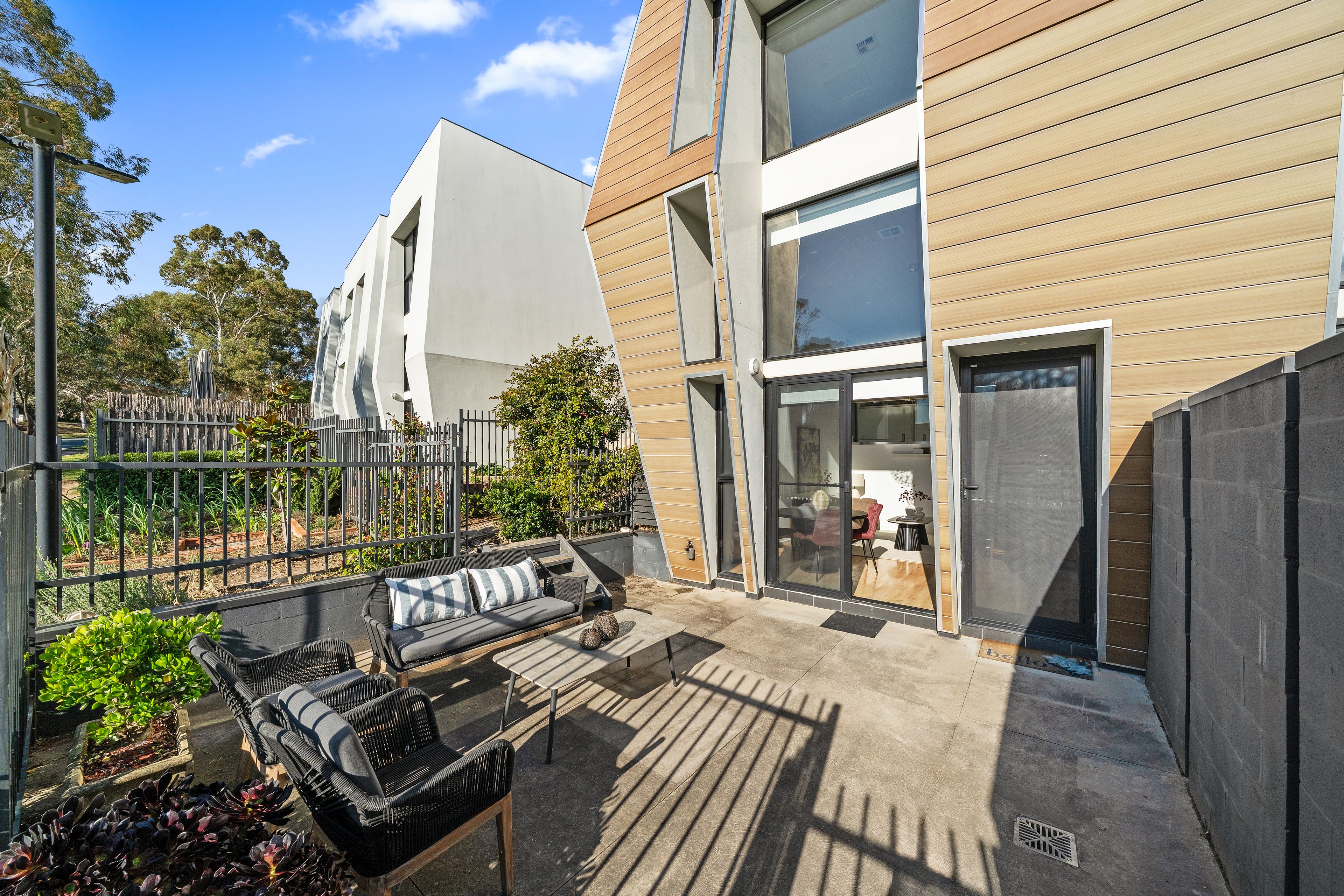 141 Thynne Street — photo 17 of 26