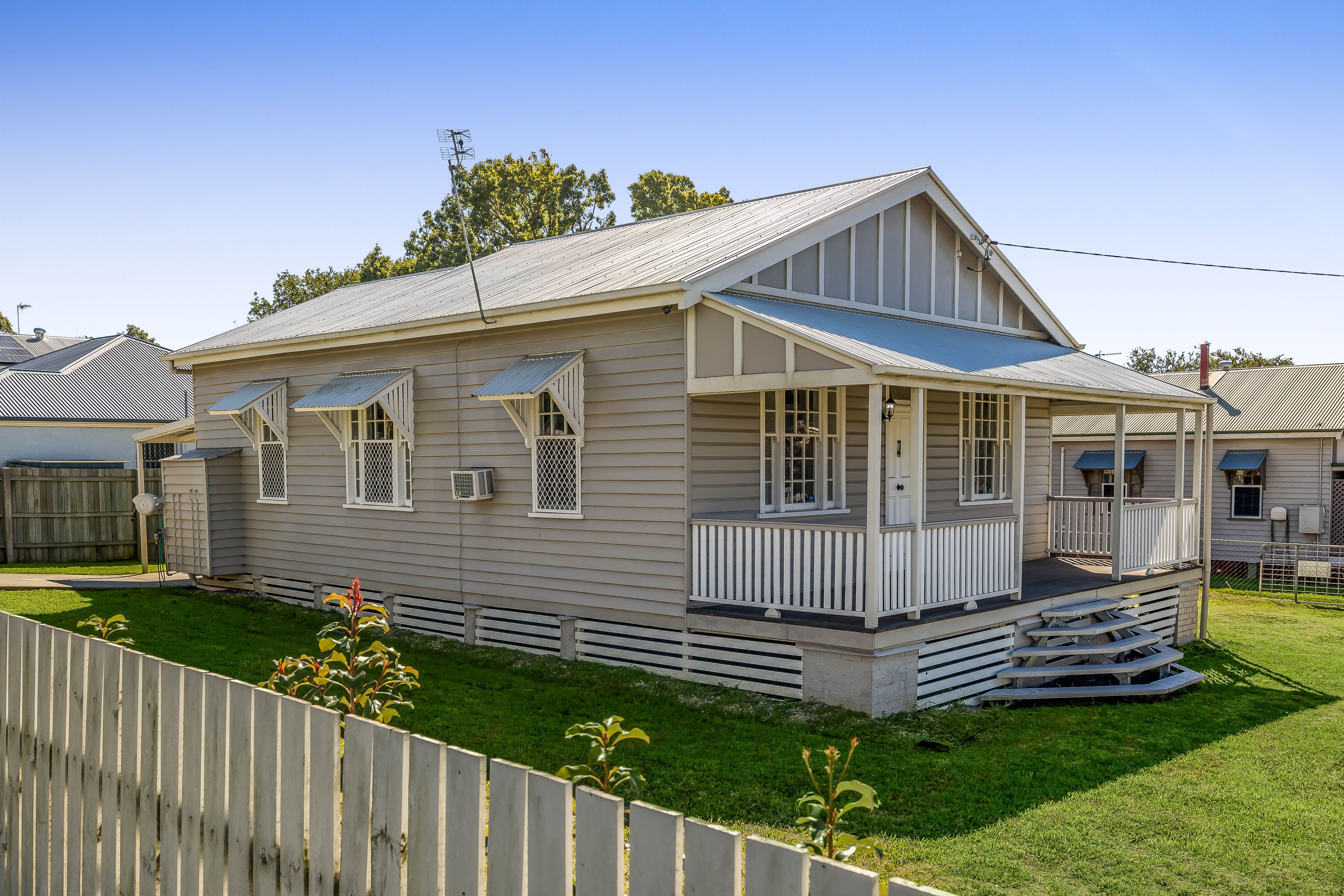 5 West Street, Newtown, QLD 4350