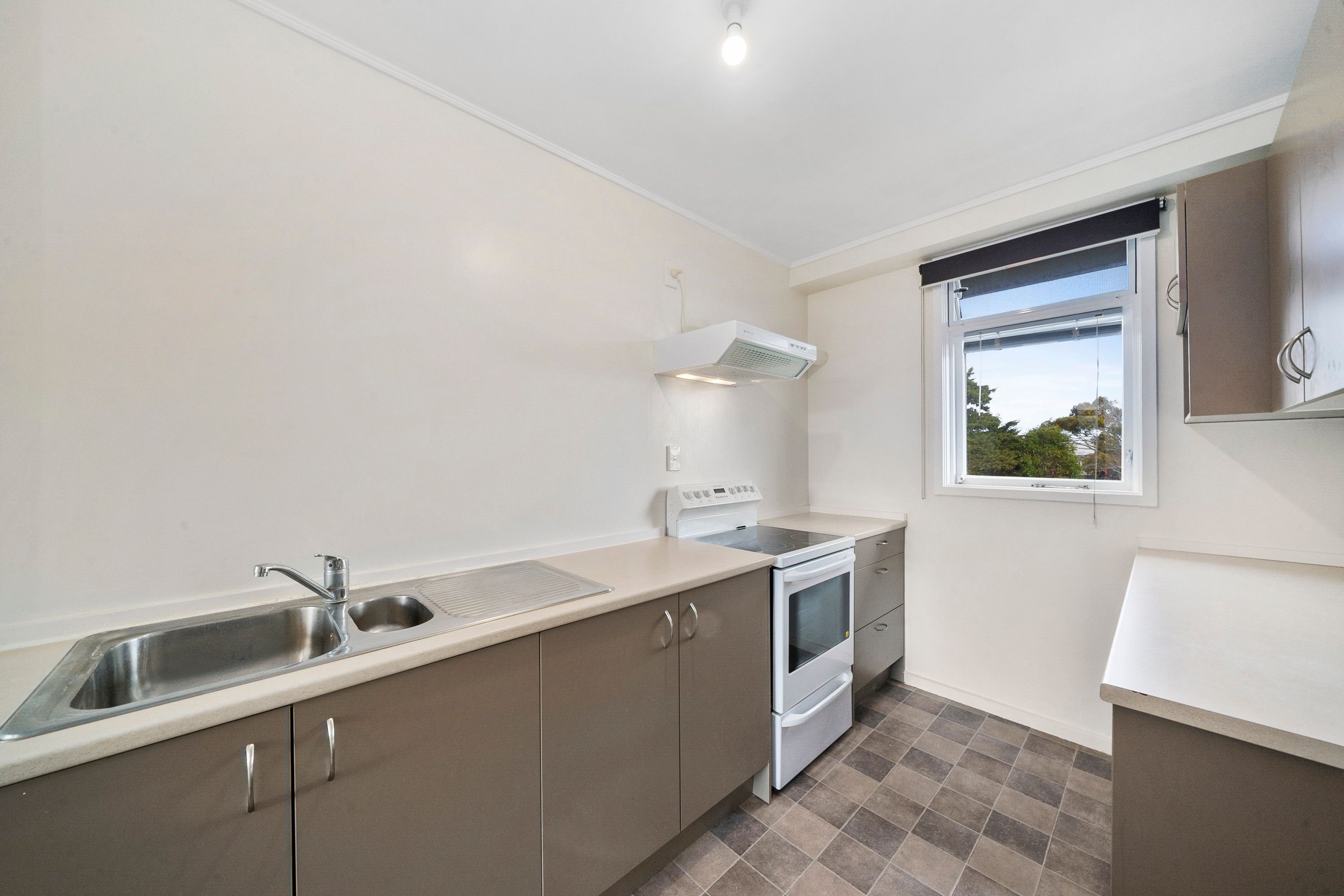 9/41 Barber Grove, Moera, Lower Hutt City