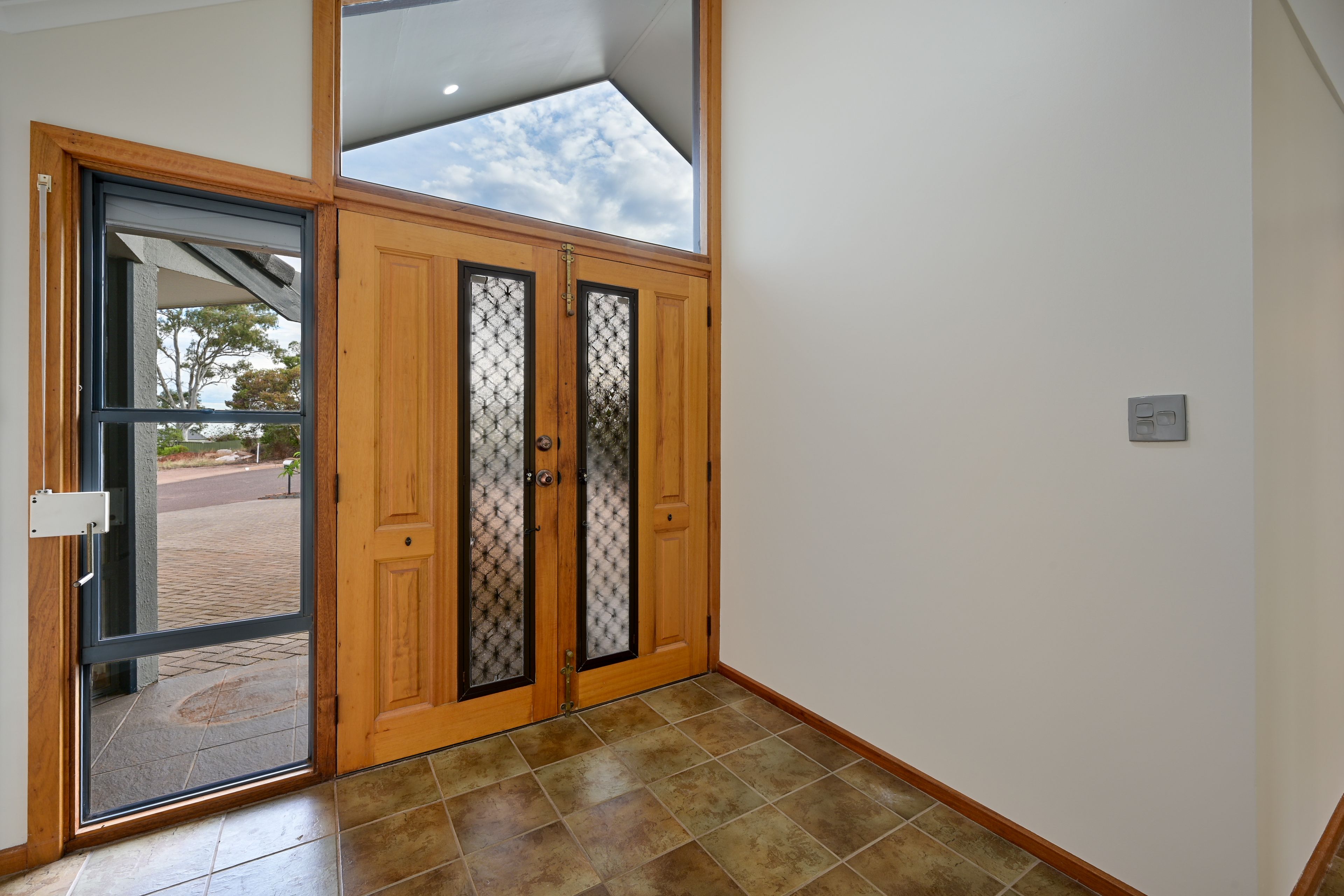 10 Tansell Street — photo 3 of 30