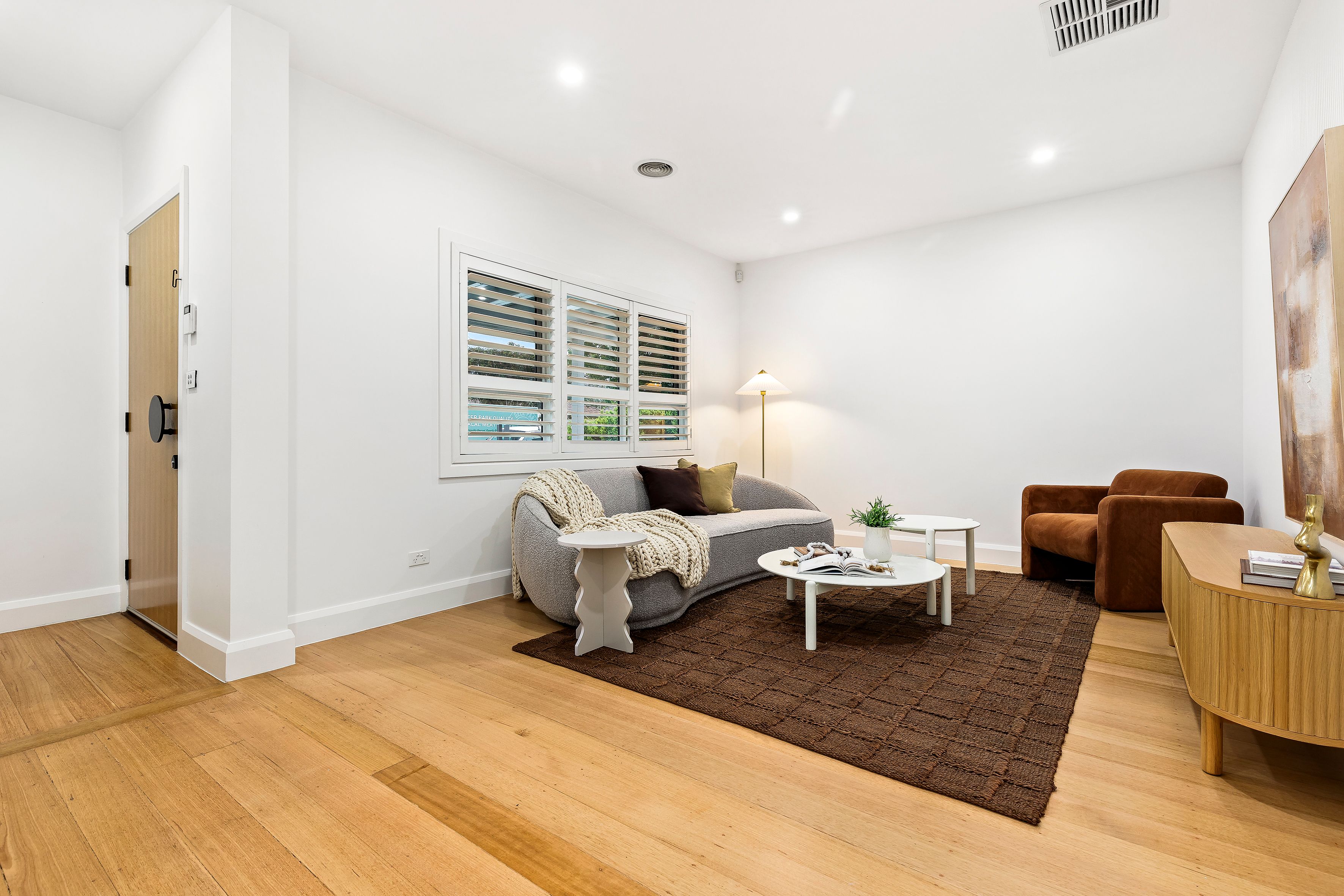 16 Halsbury Street — photo 3 of 18