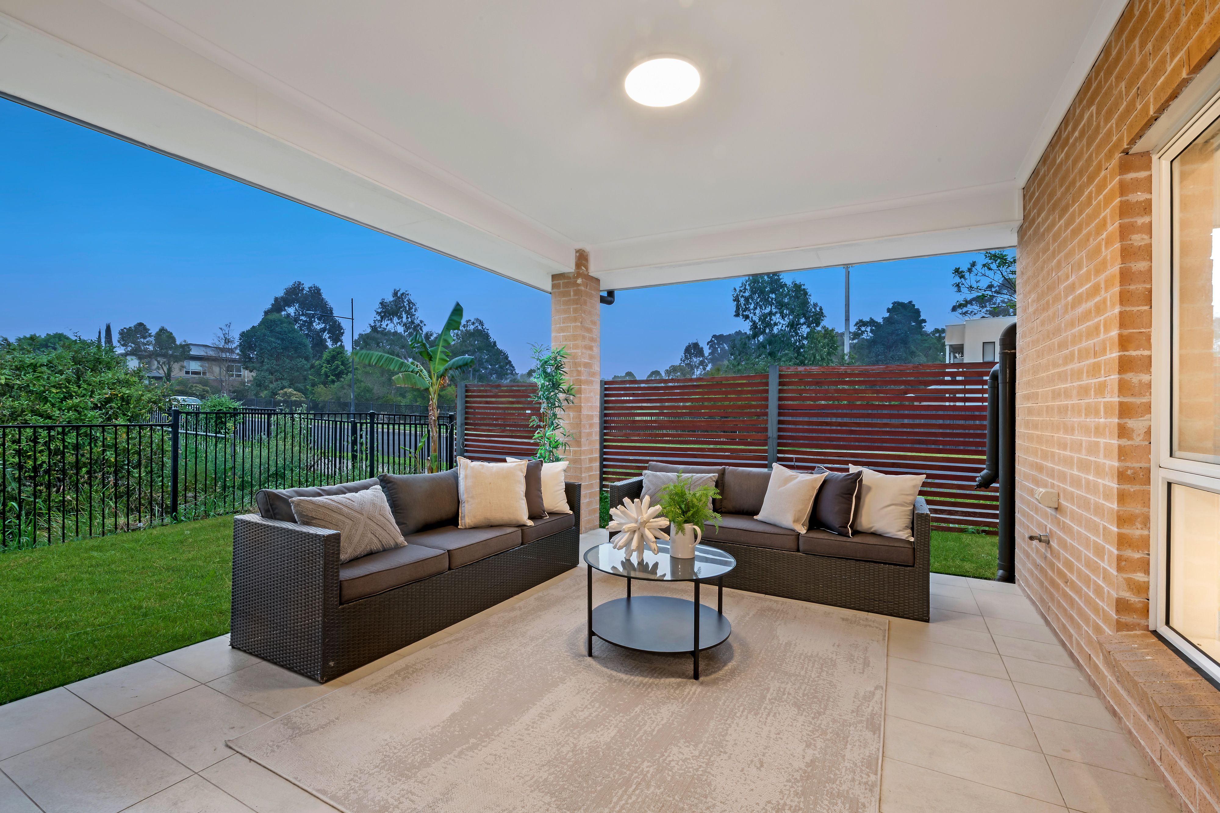 2 Oakhill Crescent — photo 11 of 15