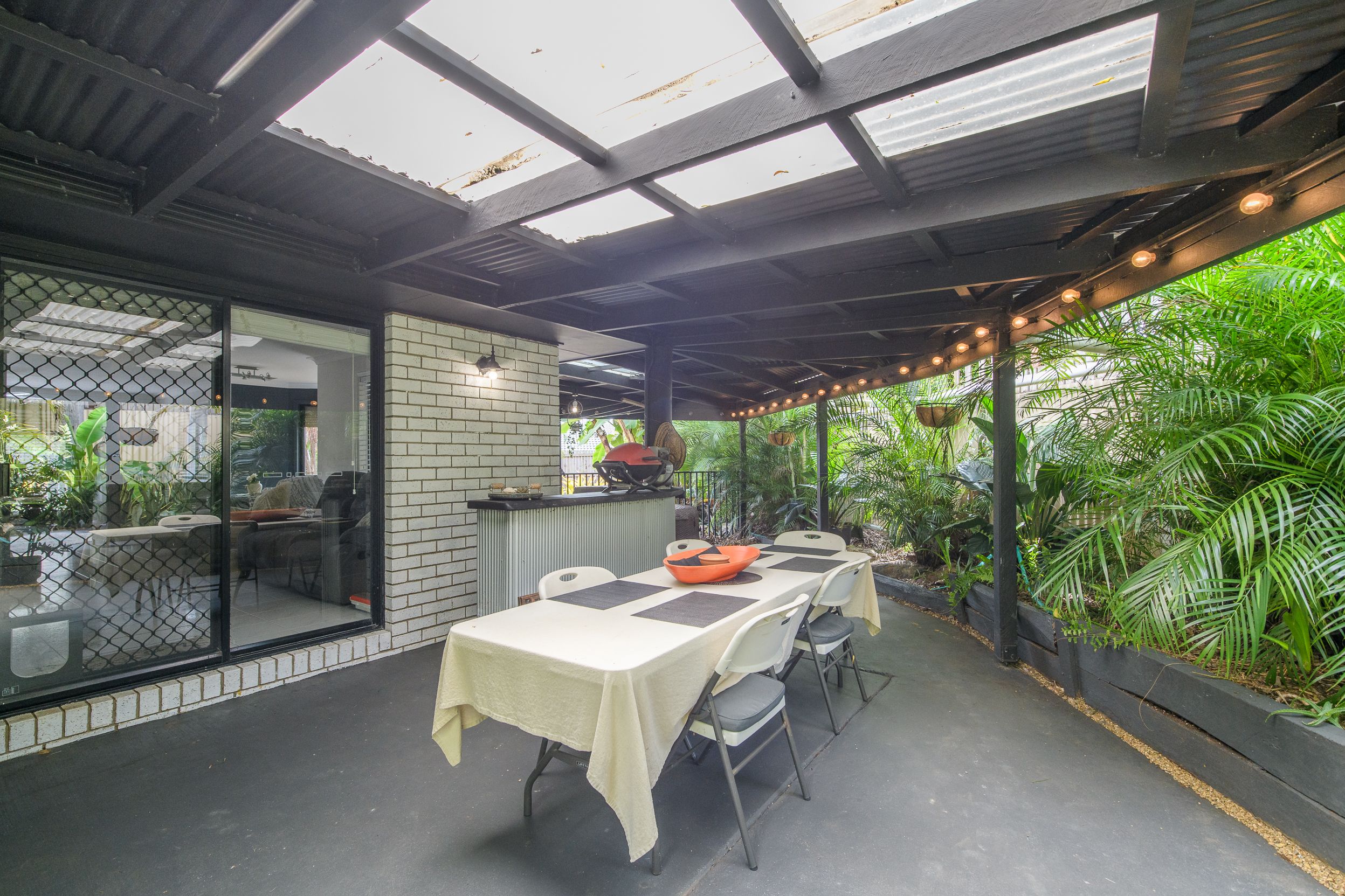 8 Rosemount Place, New Auckland, QLD 4680