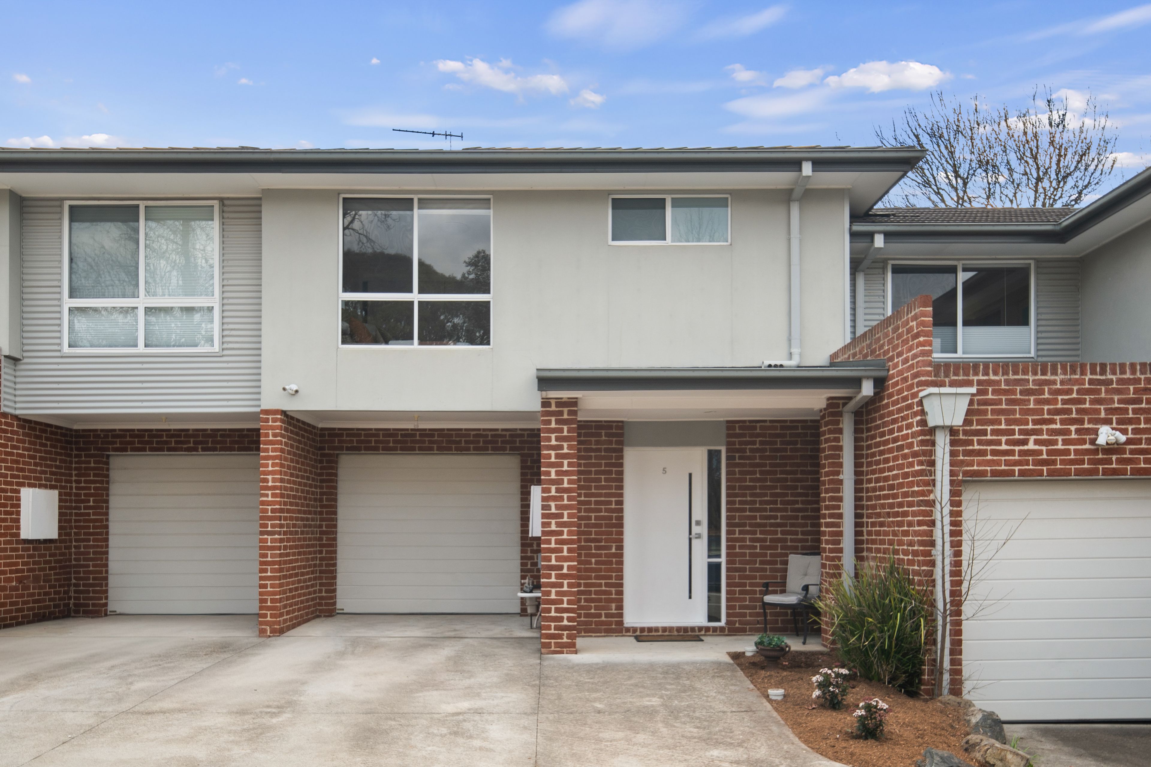 5/44-48 Blackman Crescent — photo 2 of 27