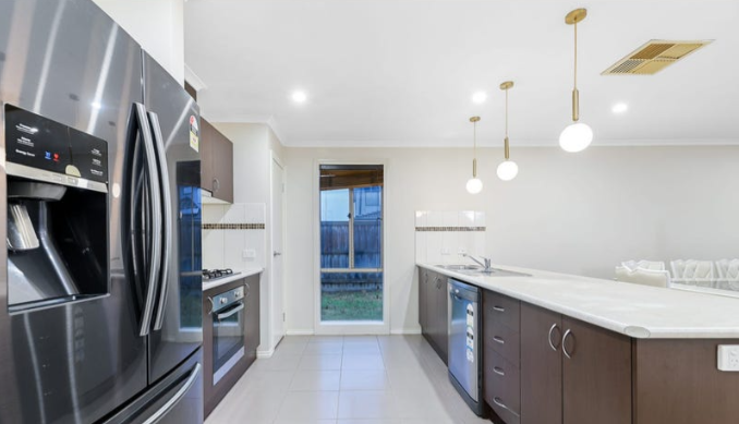 25 Dan Morgan Drive, Cranbourne East, VIC 3977