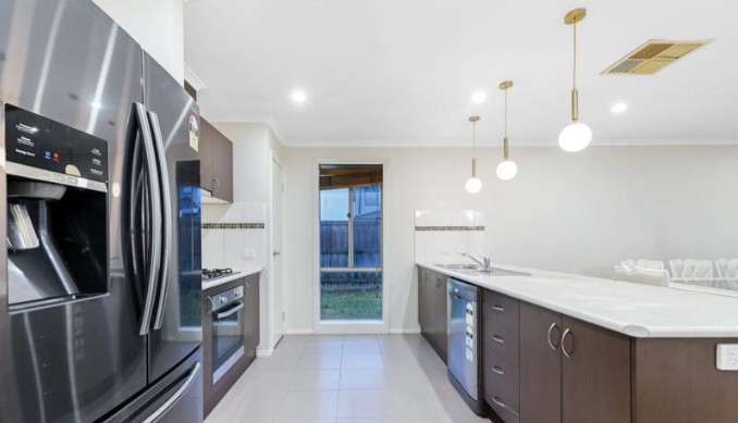 25 Dan Morgan Drive, Cranbourne East, VIC 3977