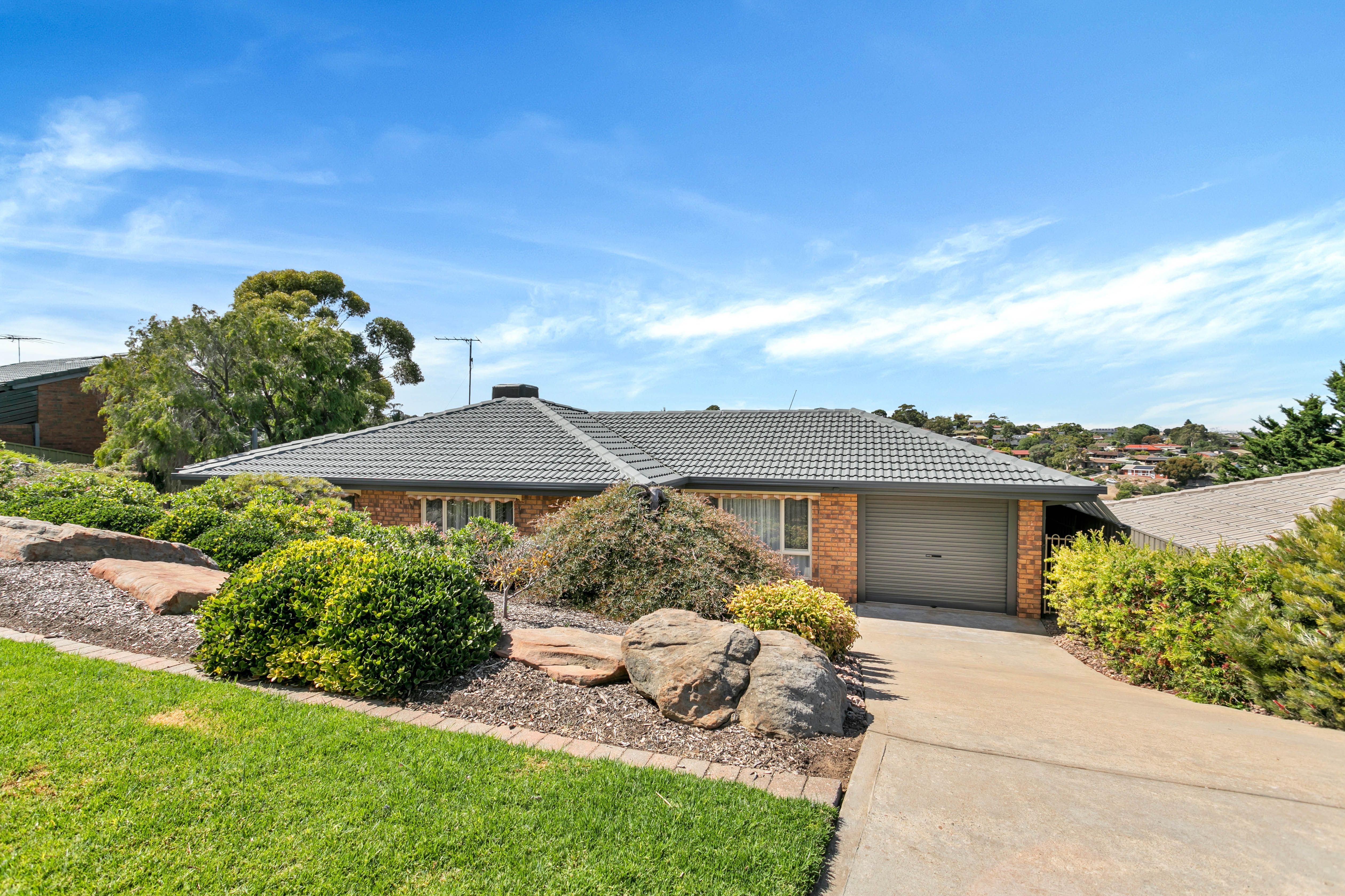 205 Perry Barr Road, Hallett Cove, SA 5158
