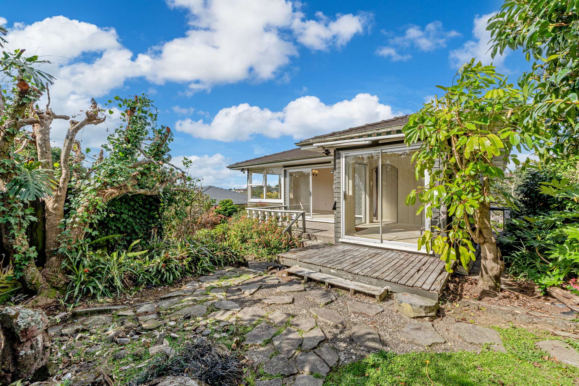63 Advene Road photo 6