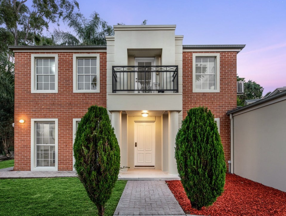 89 Abel Smith Crescent, Mount Ommaney, QLD 4074