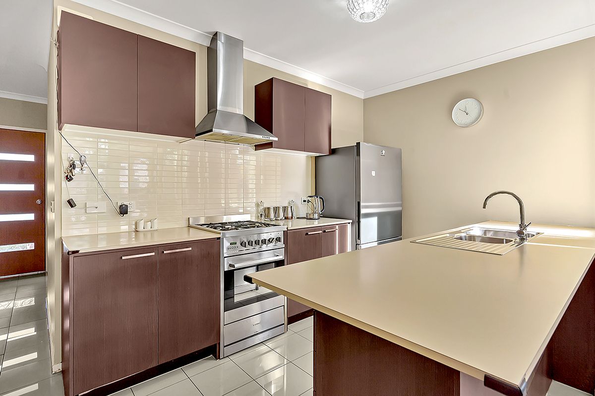 17 Kirkstead Grove, Craigieburn, VIC 3064