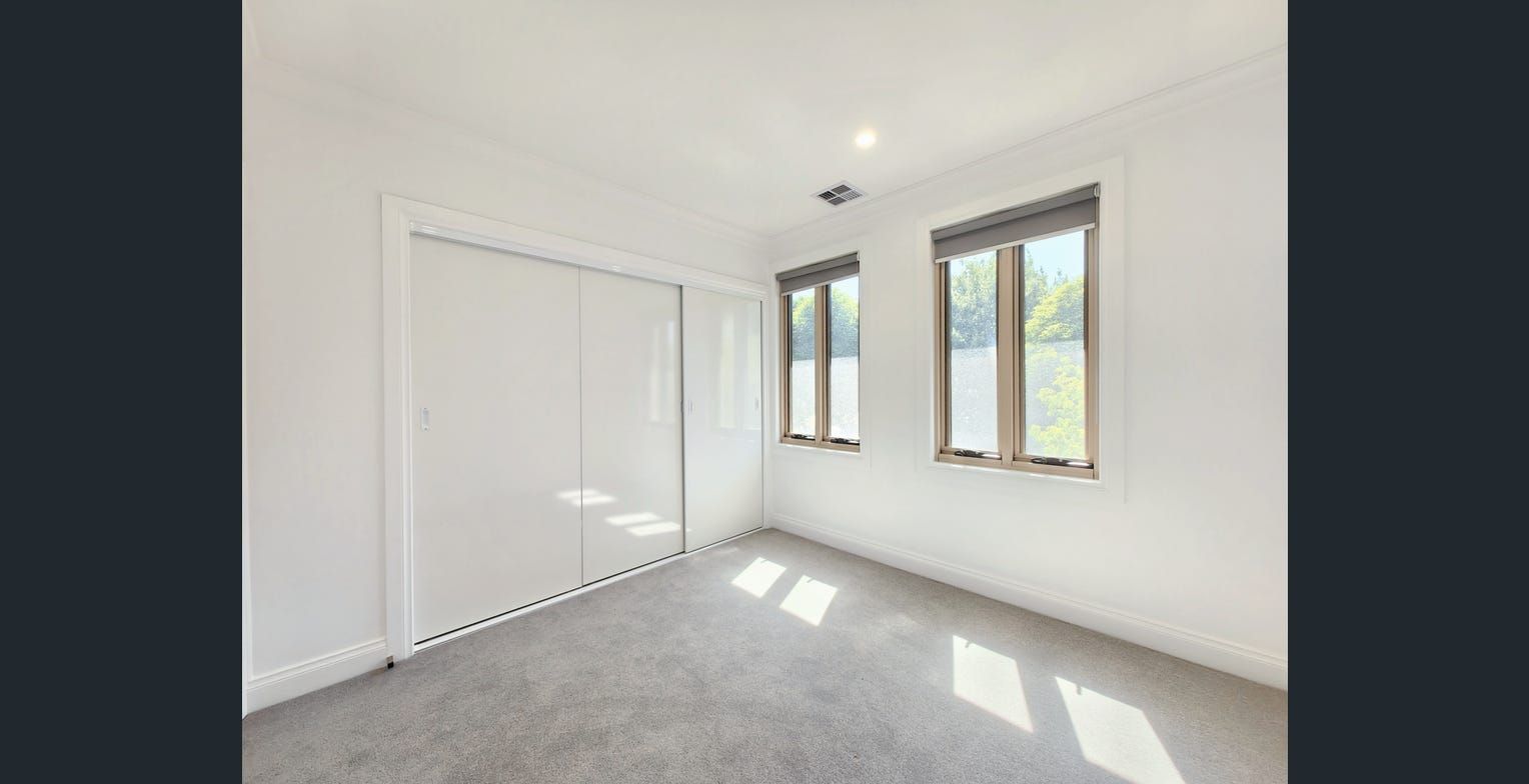 21 Reading Avenue — photo 12 of 14