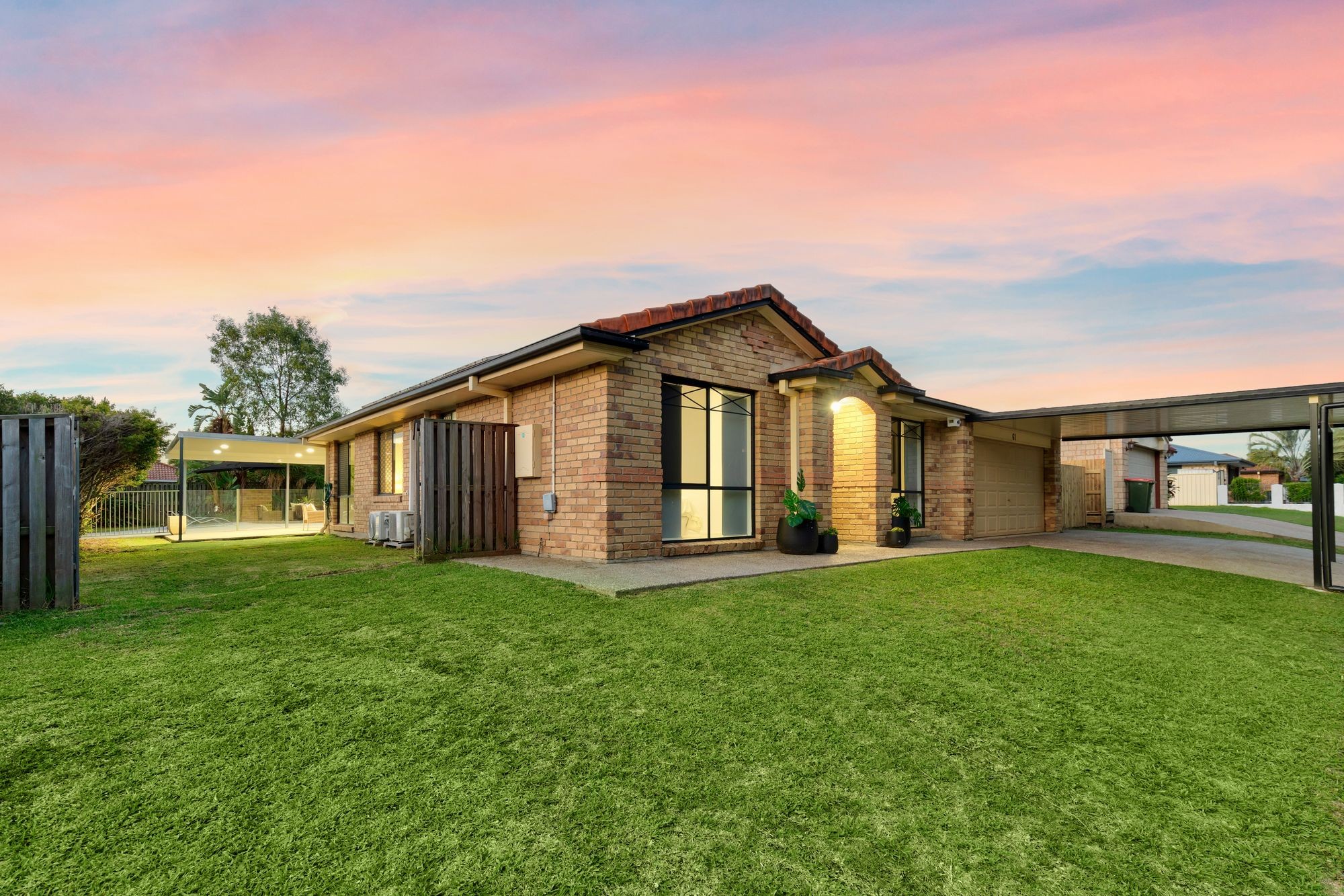 61 Greenways Esplanade, Parkinson, QLD 4115