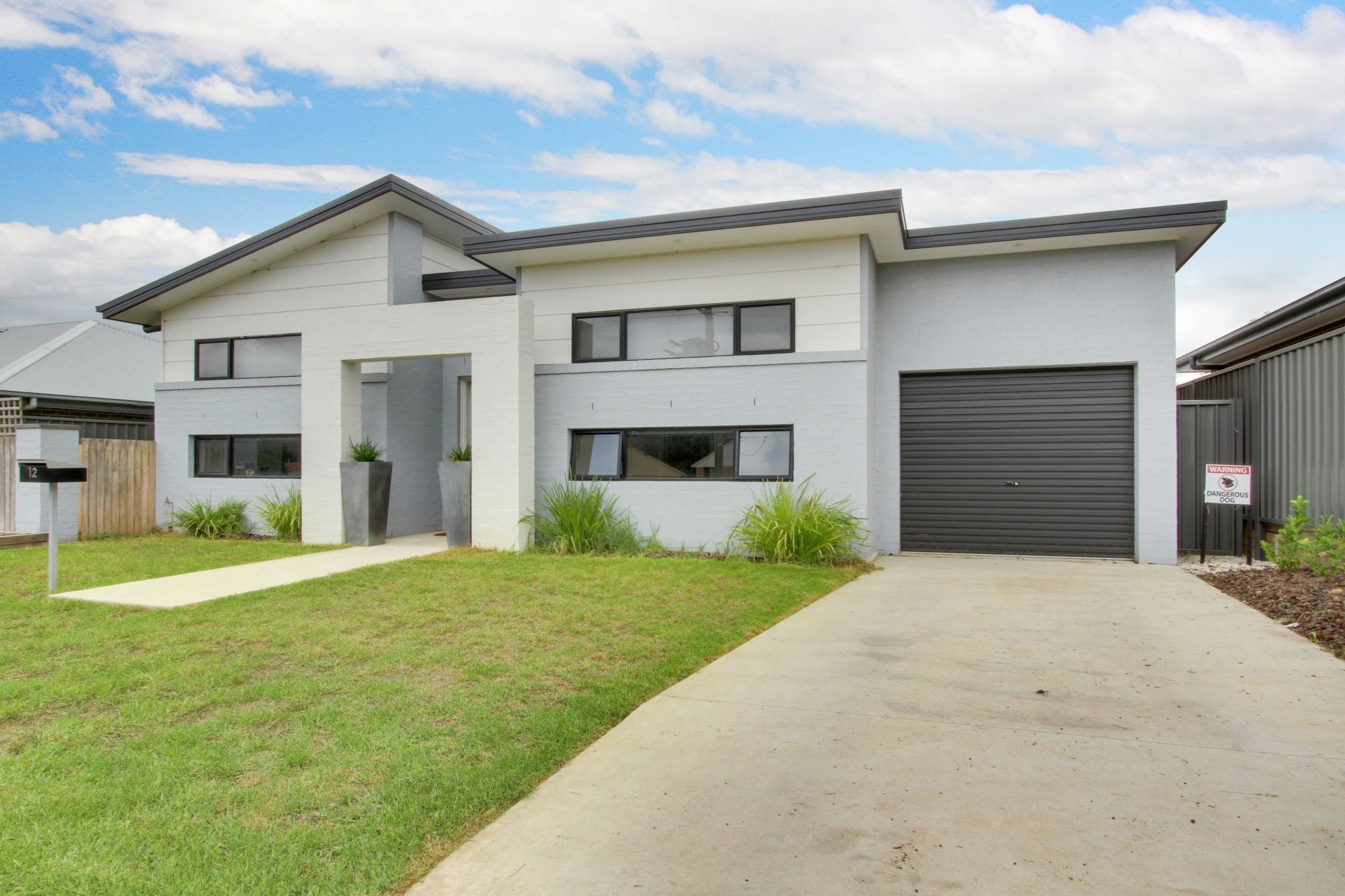 12 Wollondilly Avenue, Goulburn, NSW 2580
