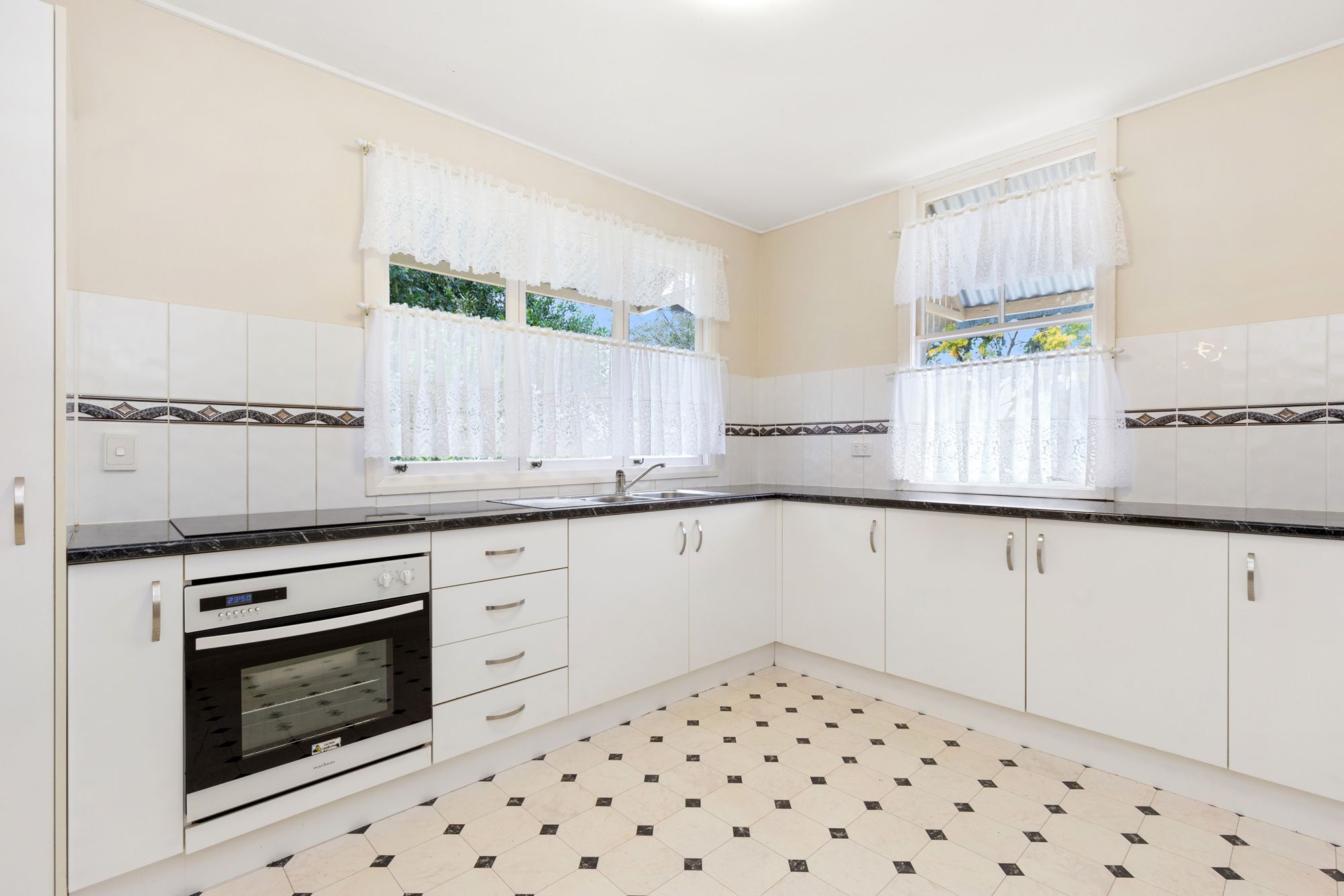 41 Oxley Station Road, Oxley, QLD 4075