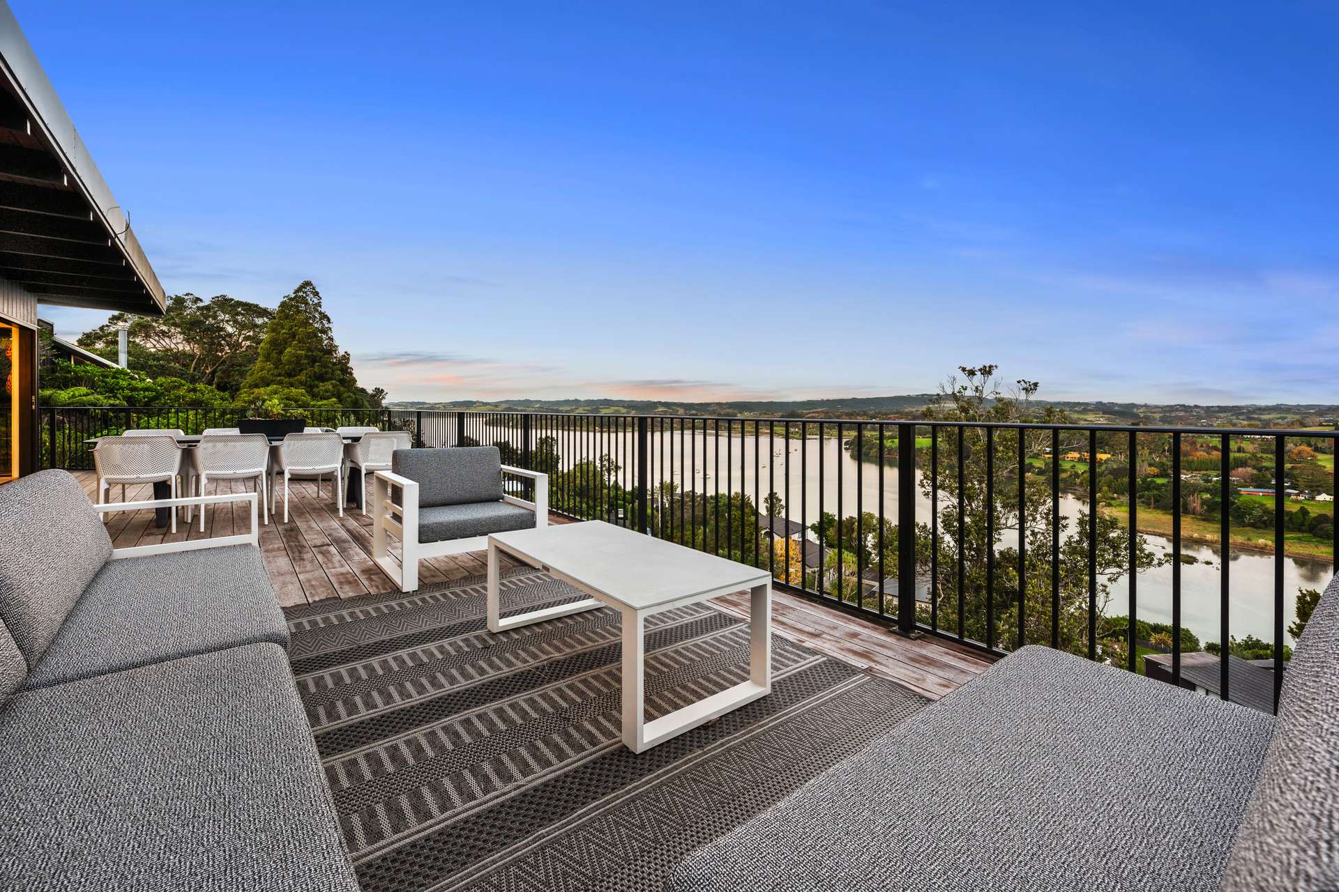 175 Sandspit Road photo 3