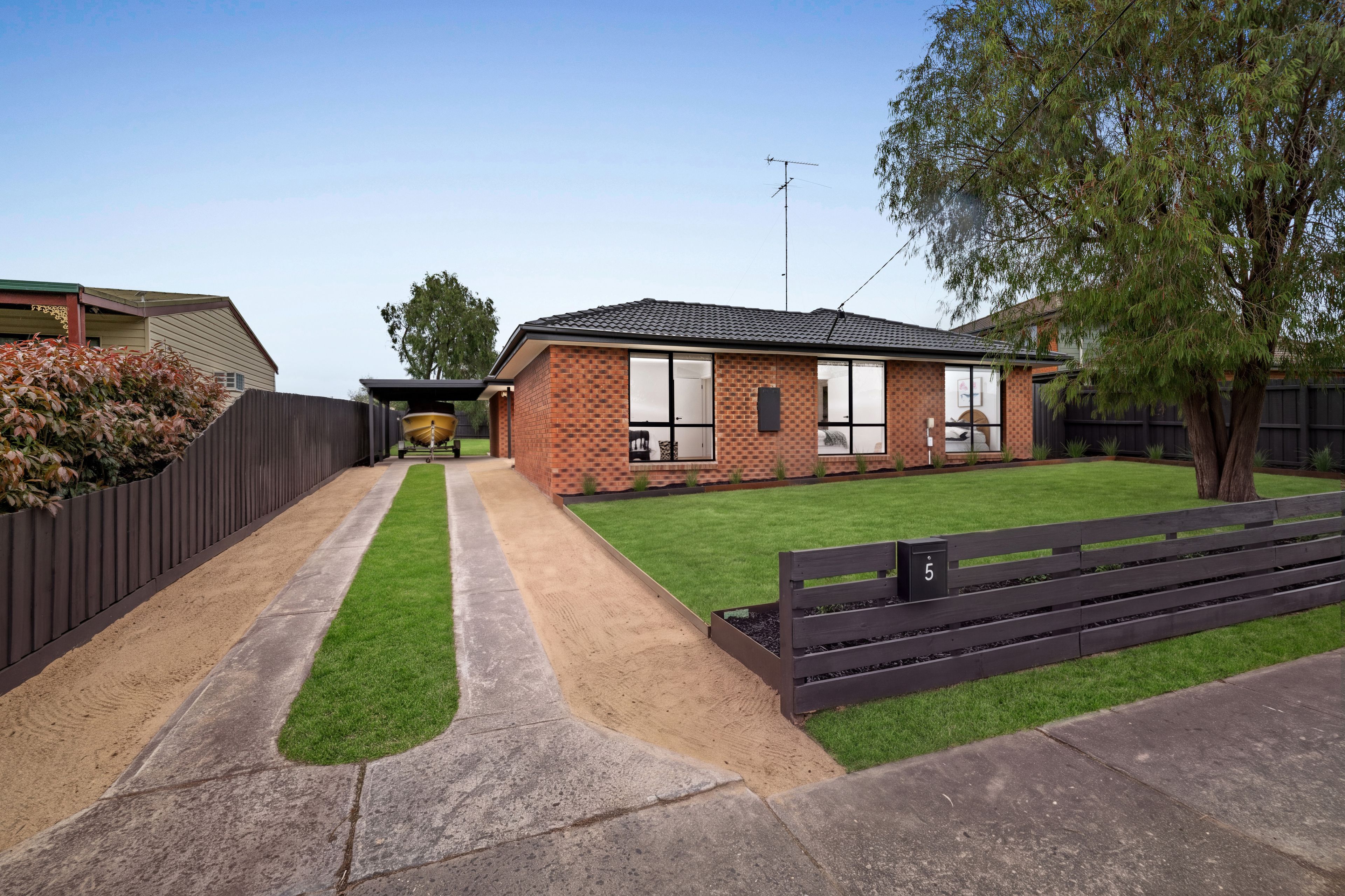 5 Isaac Smith Crescent — photo from Ray White Cranbourne