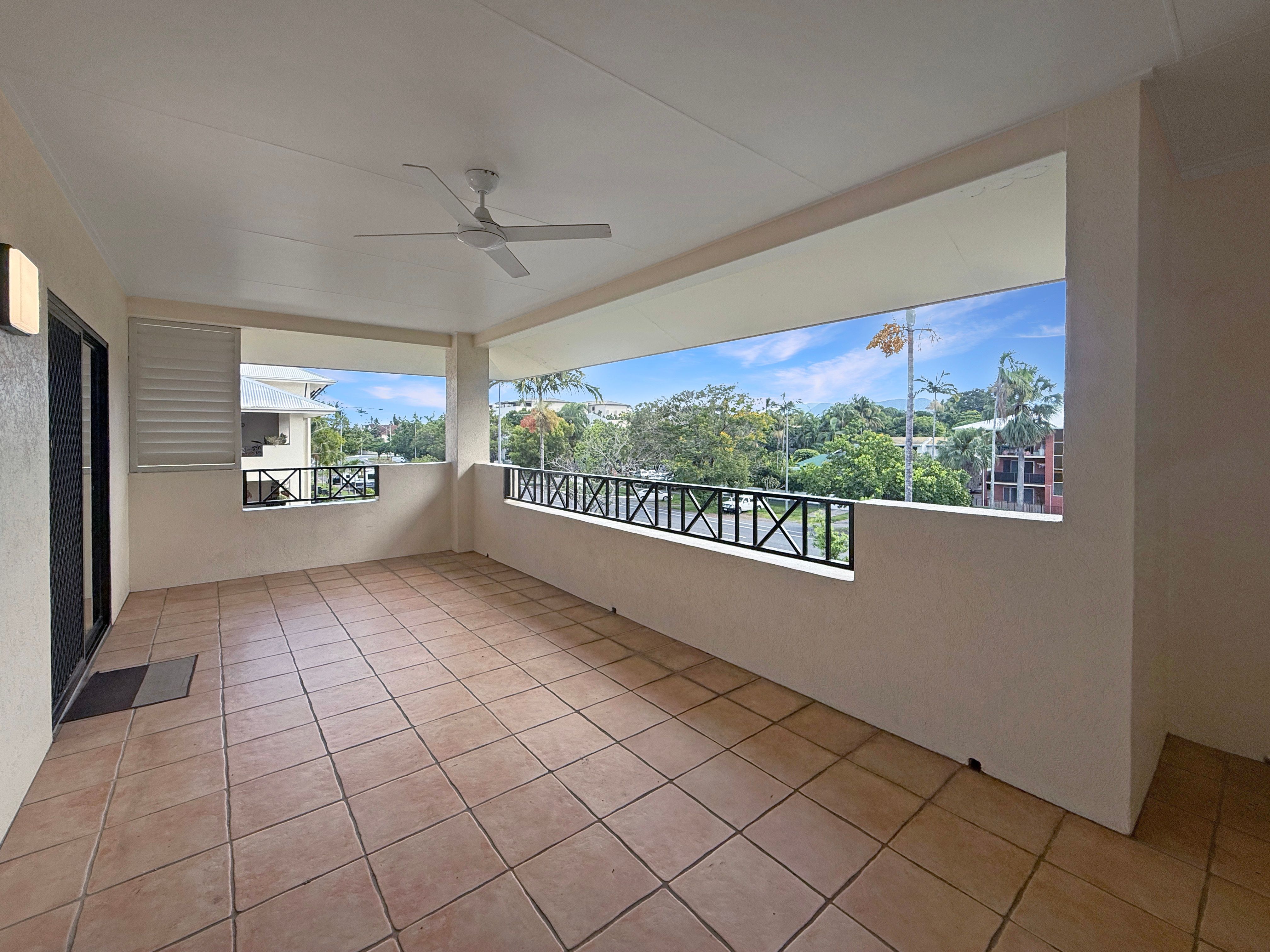 14/310-316 Lake Street — photo 8 of 15