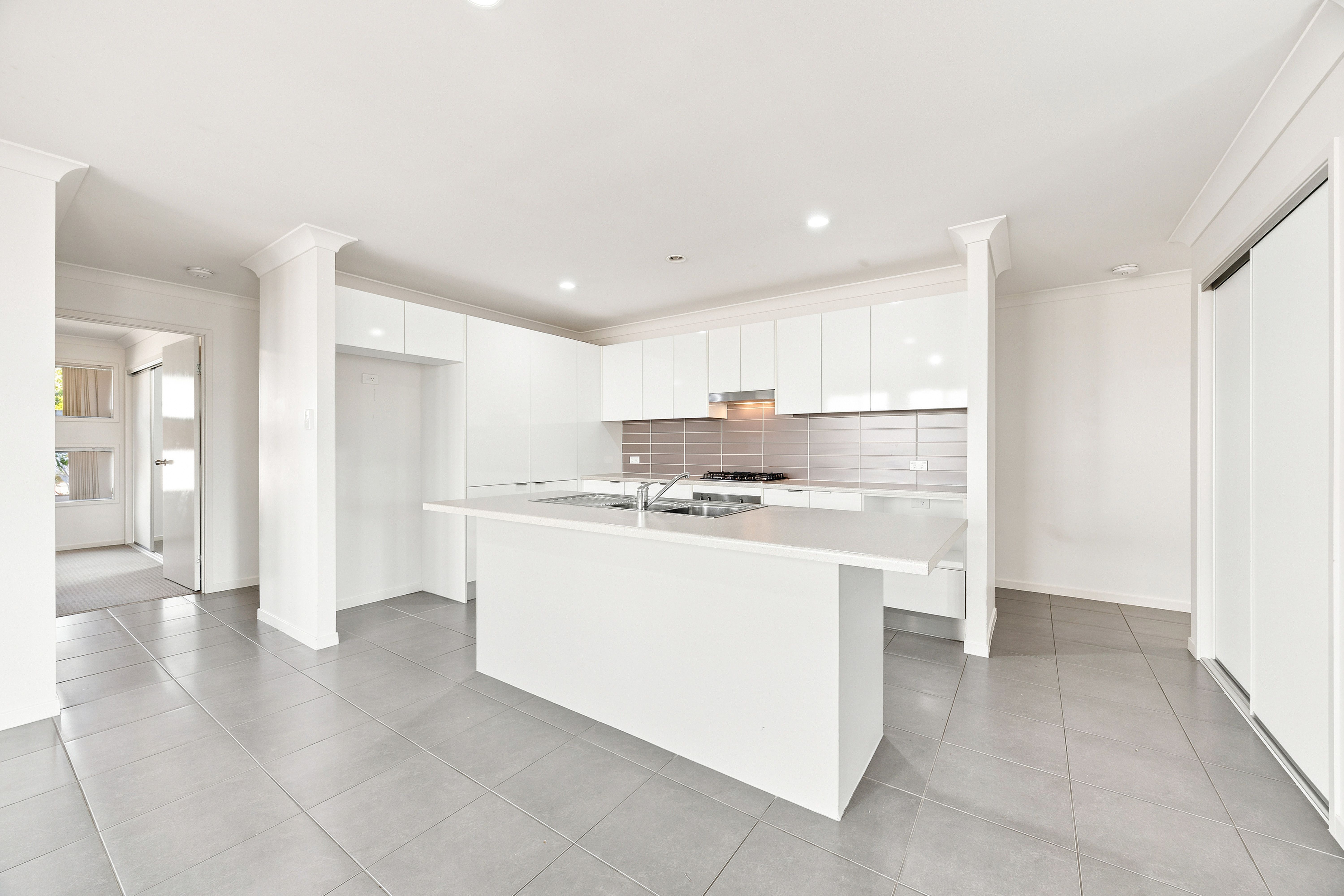 19 Broadwater Place, New Auckland, QLD 4680