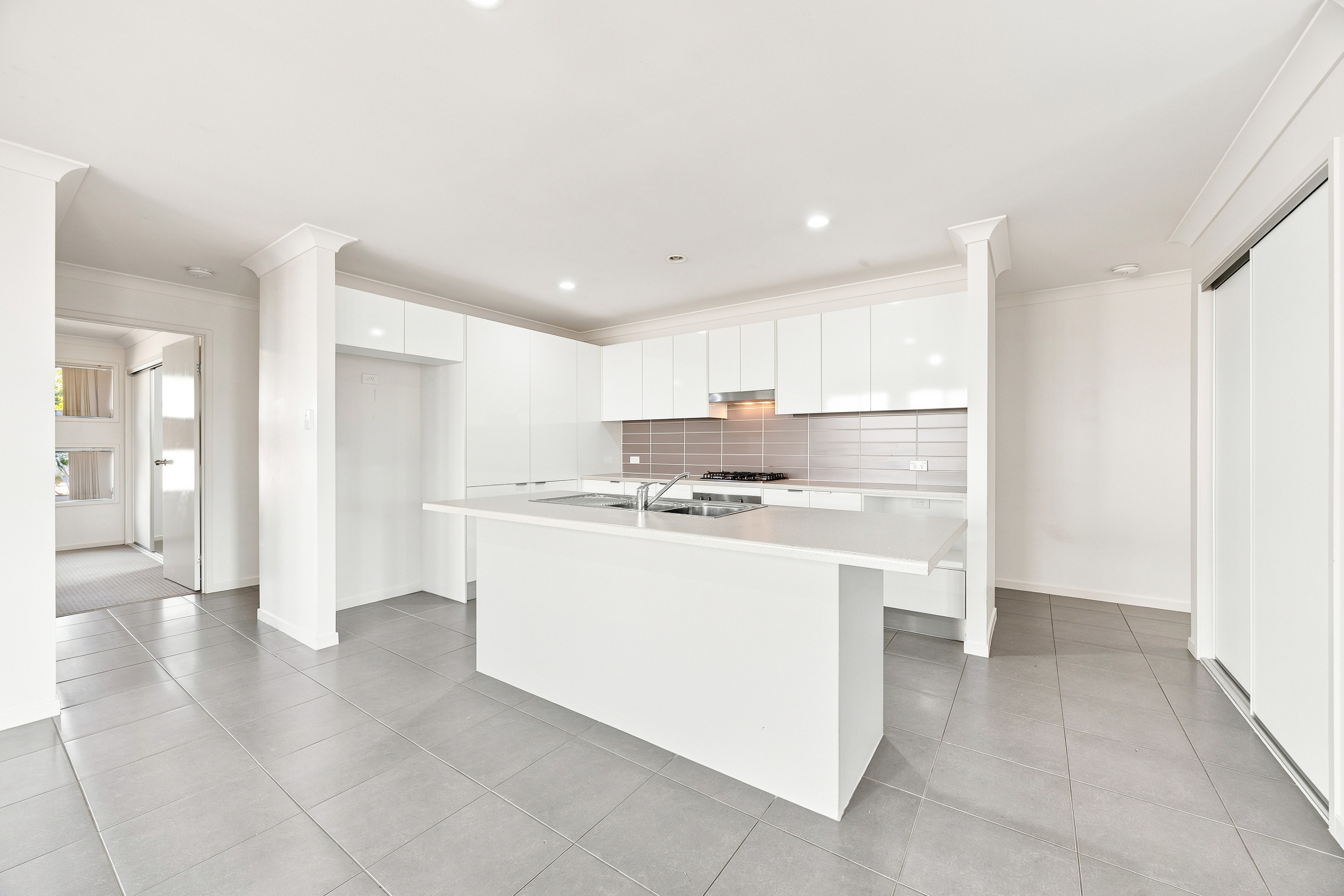 19 Broadwater Place, New Auckland, QLD 4680