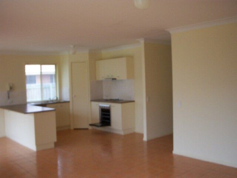 4 David Close, Scarborough, QLD 4020