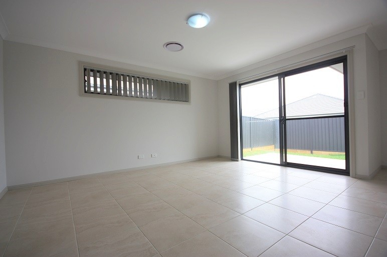 15 Bilson Road, Spring Farm, NSW 2570