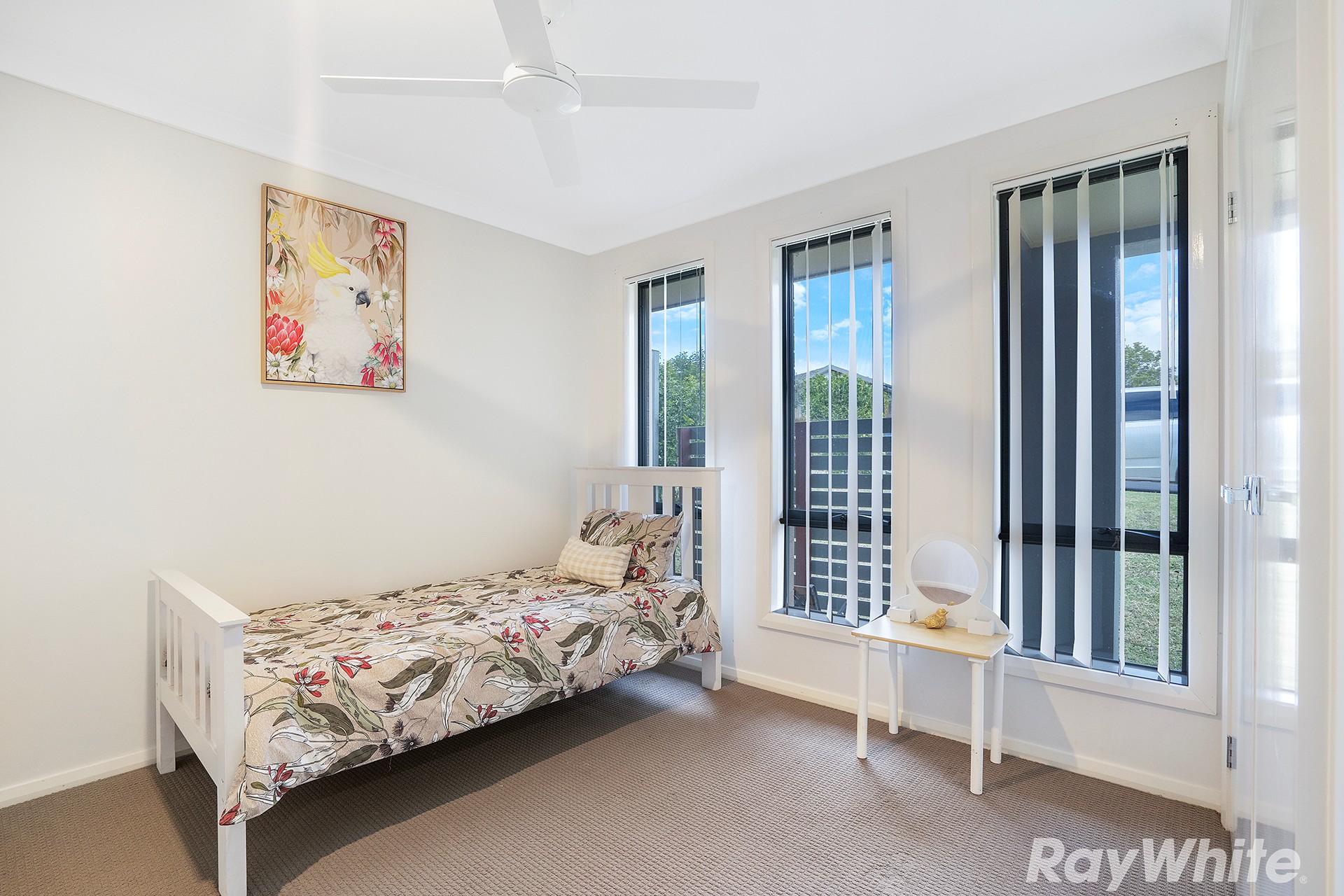 6 Songlark Place, Aberglasslyn, NSW 2320