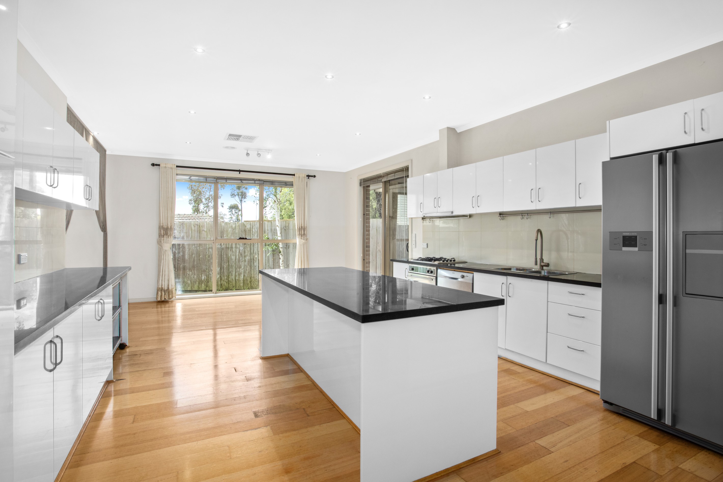 2/13 Poole Street,, Burwood, VIC 3125